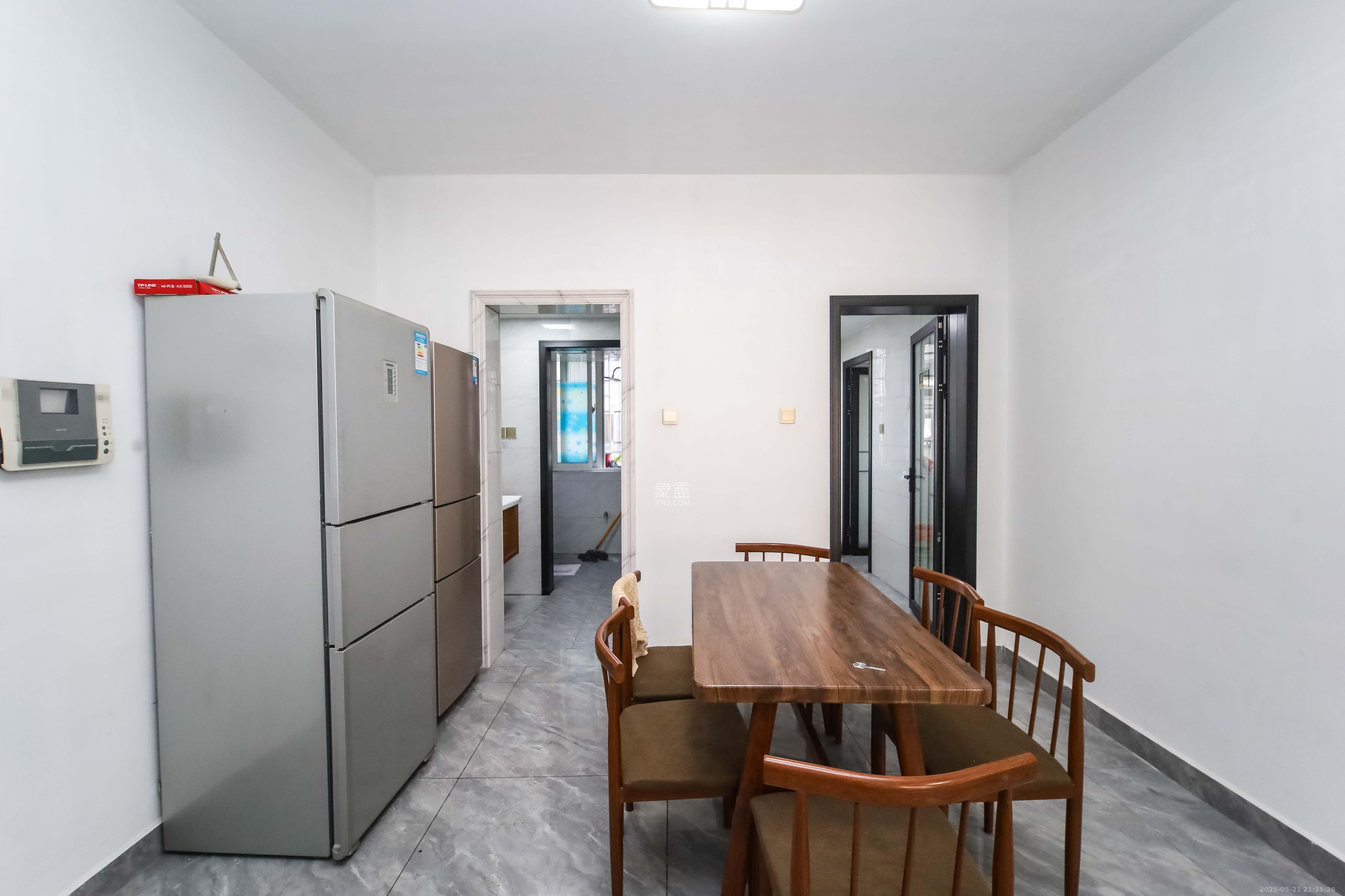 东门壹号家园 3室2厅2卫 86.0万 东门壹号家园 3室2厅2卫 86.0万客厅