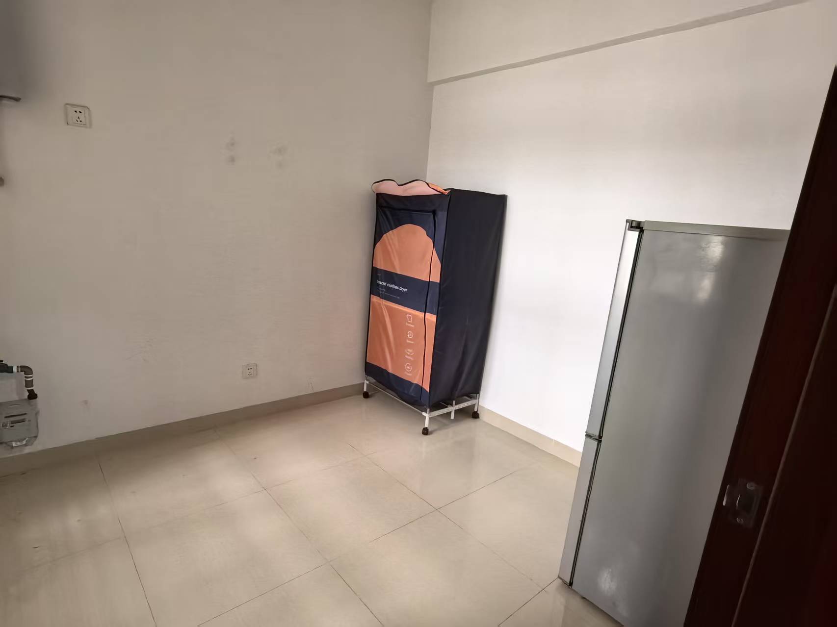 警苑小区3号苑  3室2厅1卫   2300.00元/月室内图