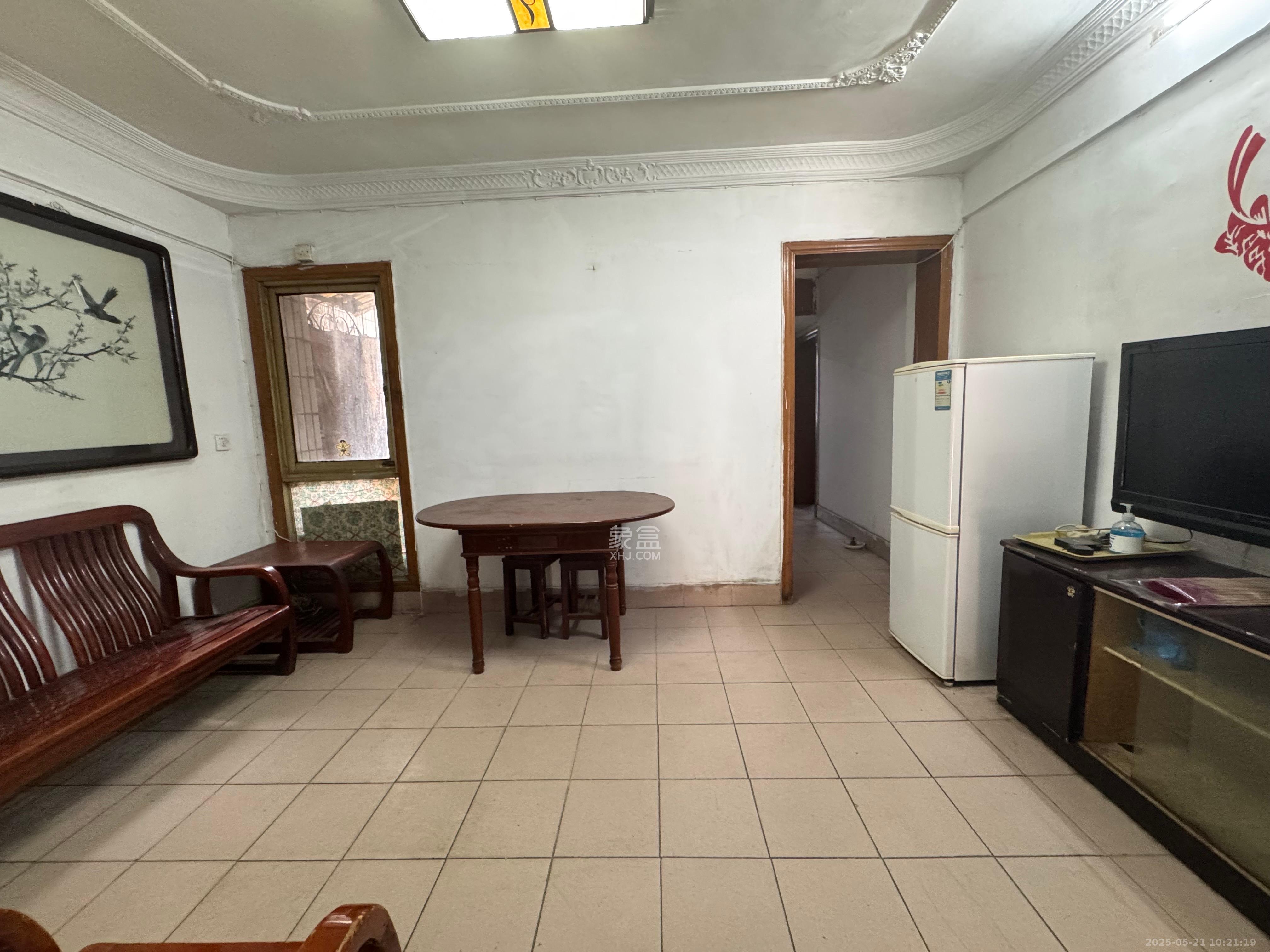 通泰街商居楼 3室2厅1卫 2100.0元/月 通泰街商居楼 3室2厅1卫 2100.0元/月室内图