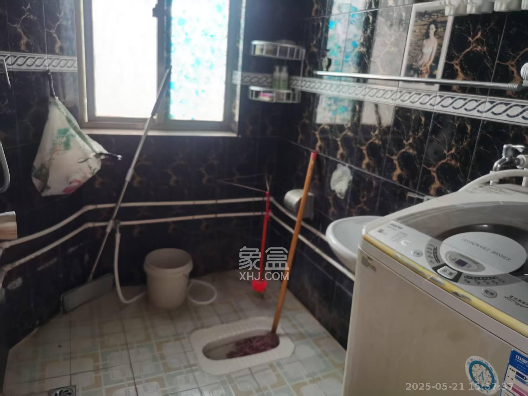 中建五局信和苑三区 3室2厅1卫 1400.0元/月 中建五局信和苑三区 3室2厅1卫 1400.0元/月室内图