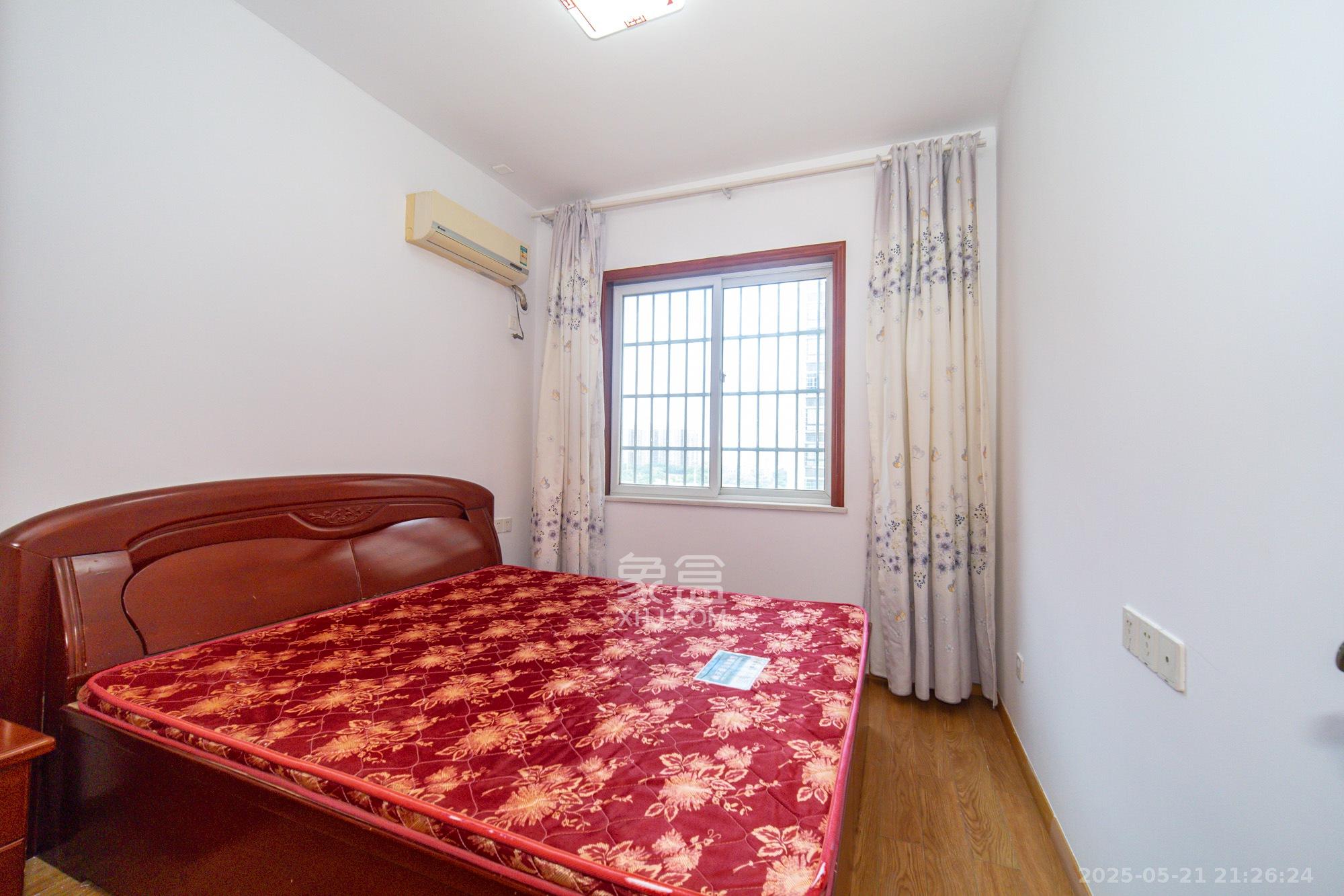 楚天世纪城东苑  4室2厅2卫    70.8万 楚天世纪城东苑  4室2厅2卫    70.8万卧室