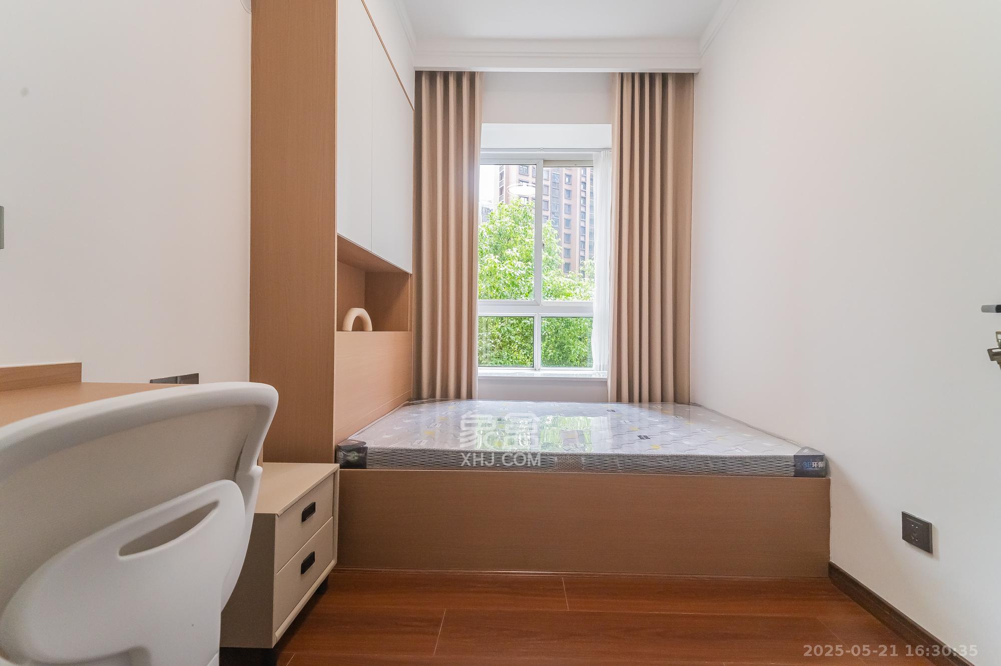 爱琴海岸 4室2厅2卫 78.8万 爱琴海岸 4室2厅2卫 78.8万卧室