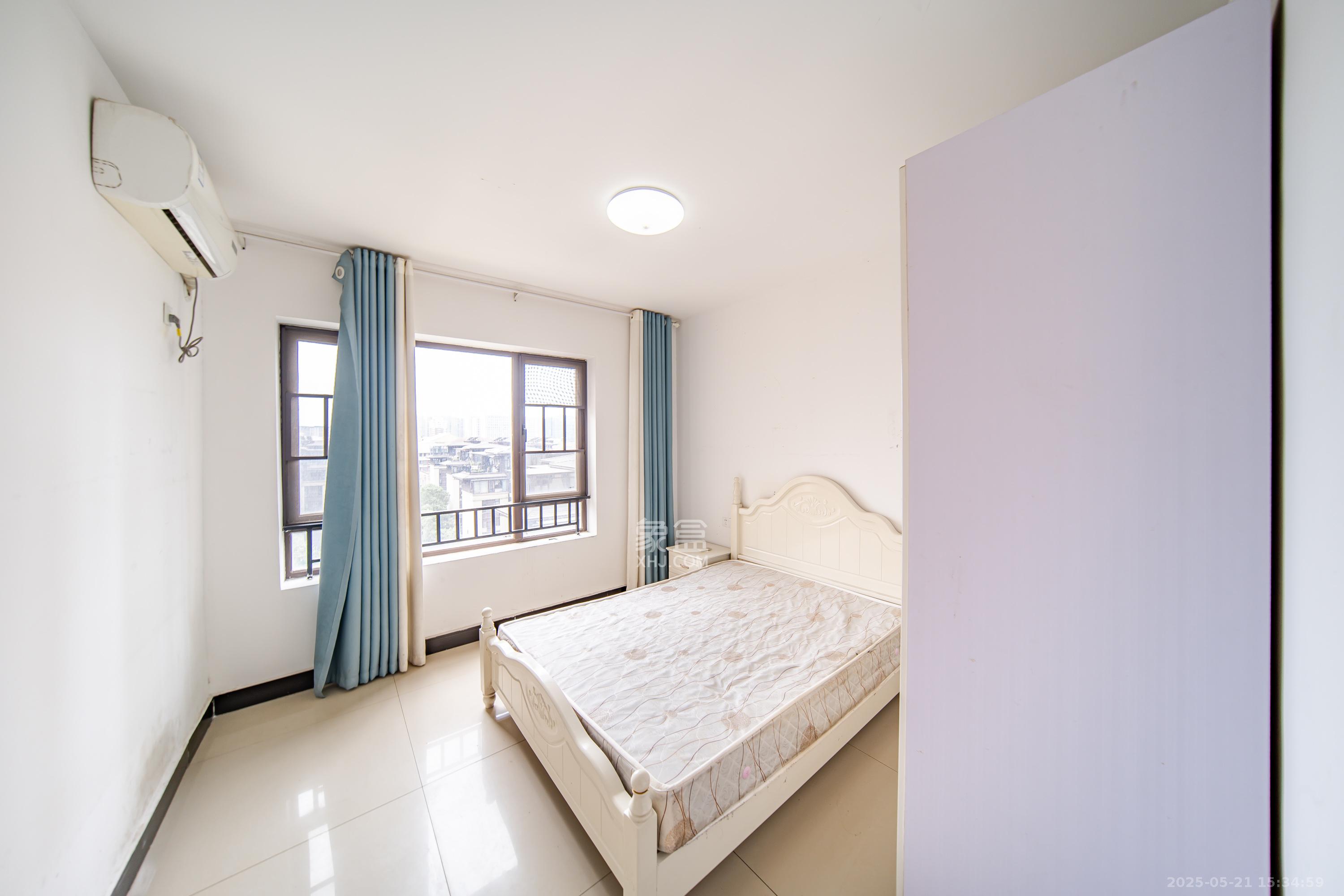 洋湖18克拉（旷远洋湖18克拉）  3室2厅2卫    100.0万卧室