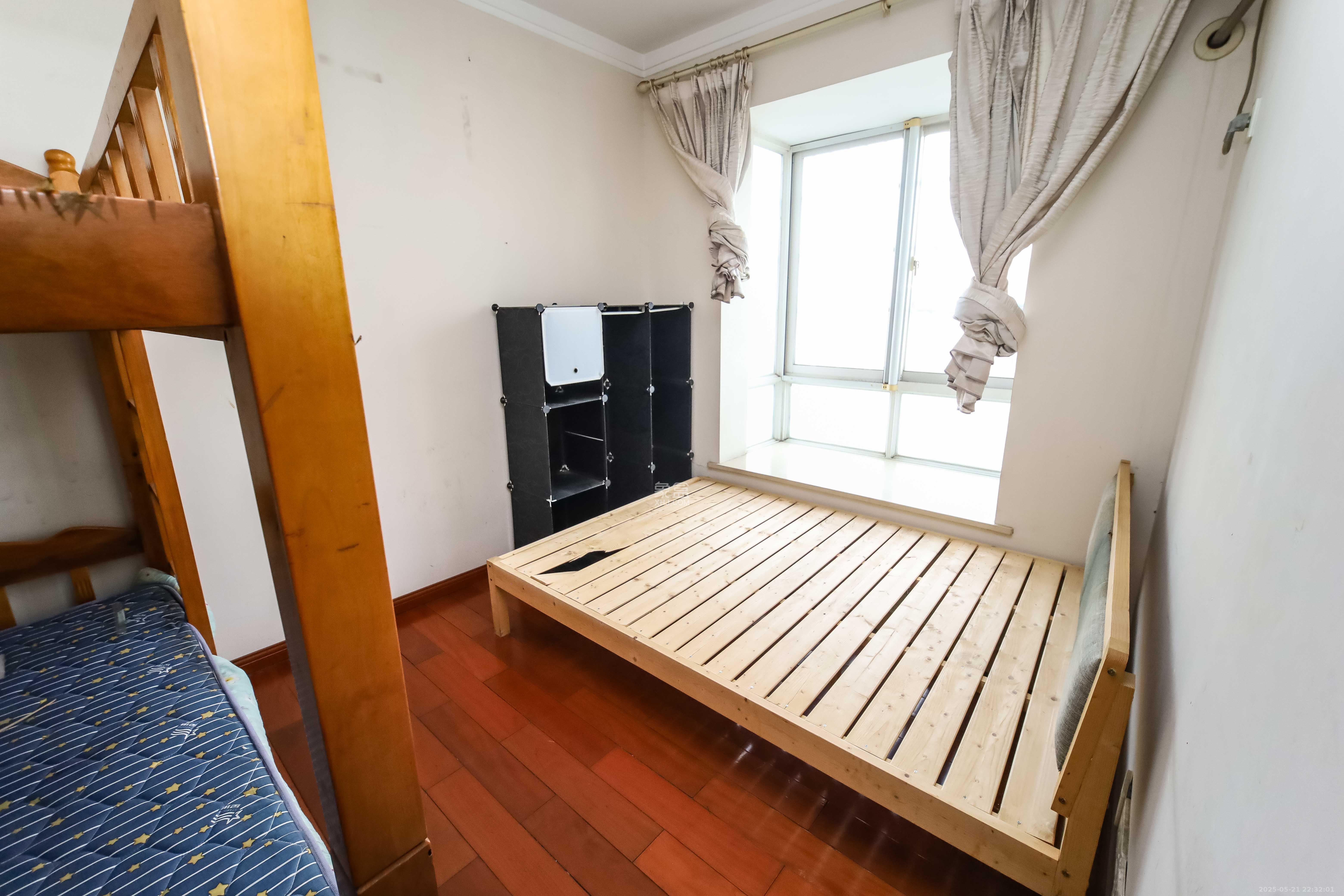 东门壹号家园  4室2厅2卫    108.0万卧室