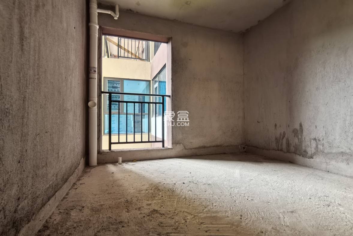 百弘学府城三期 1室0厅0卫 83.8万 百弘学府城三期 1室0厅0卫 83.8万客厅