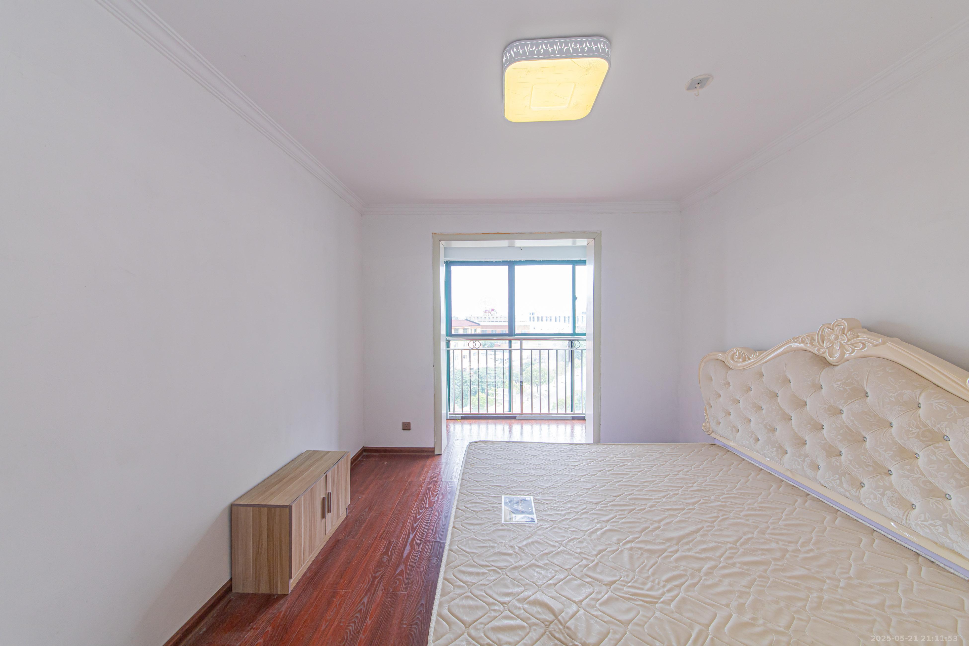 富景园 3室2厅1卫 95.0万 富景园 3室2厅1卫 95.0万卧室