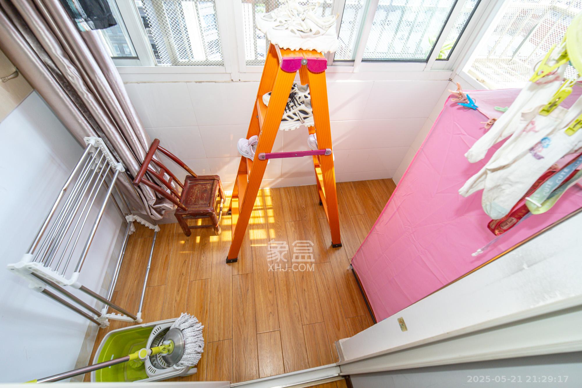 锦璨家园  3室2厅1卫    56.8万 锦璨家园  3室2厅1卫    56.8万阳台