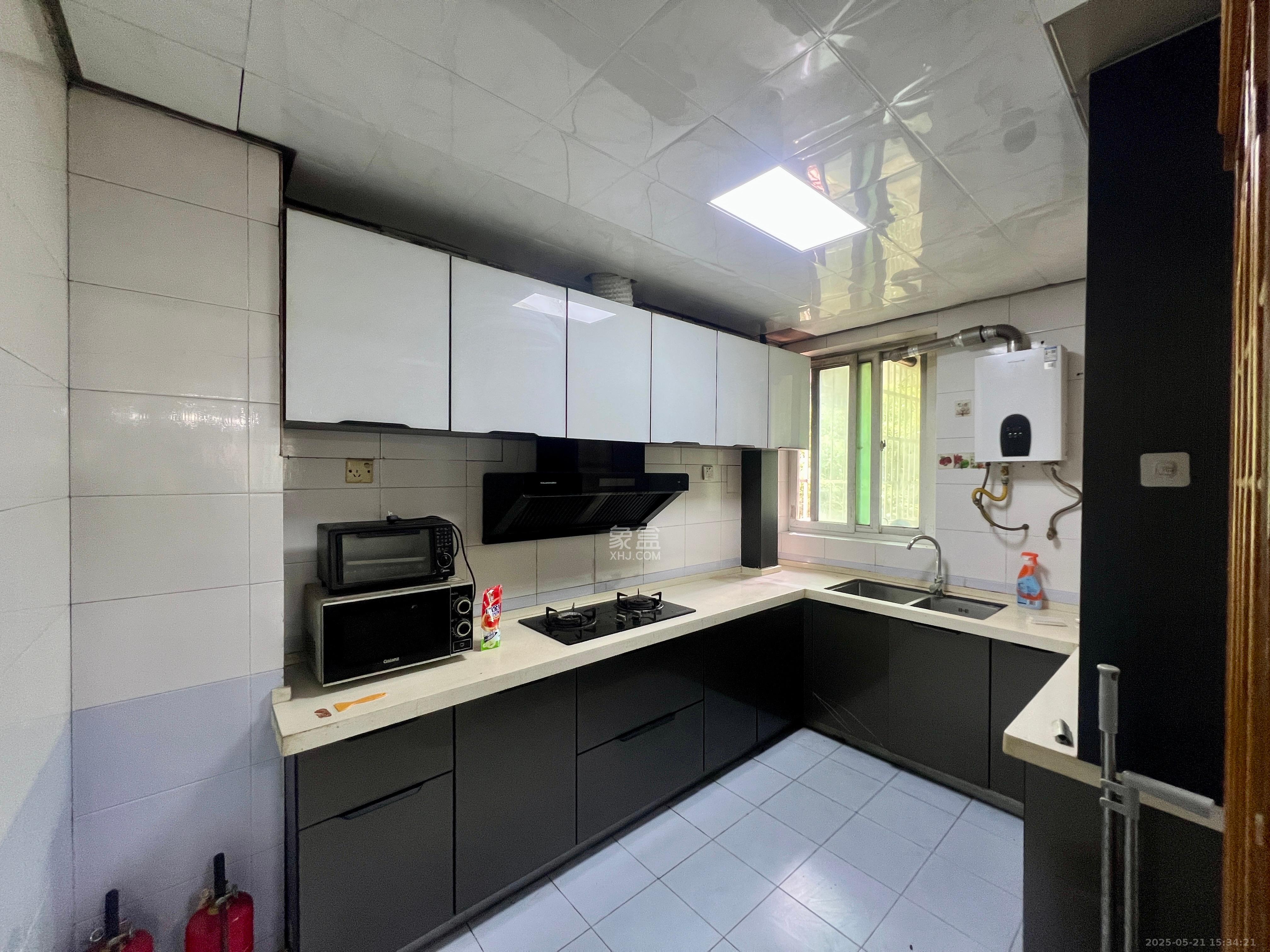 今利园 3室2厅2卫 2100.0元/月 今利园 3室2厅2卫 2100.0元/月室内图