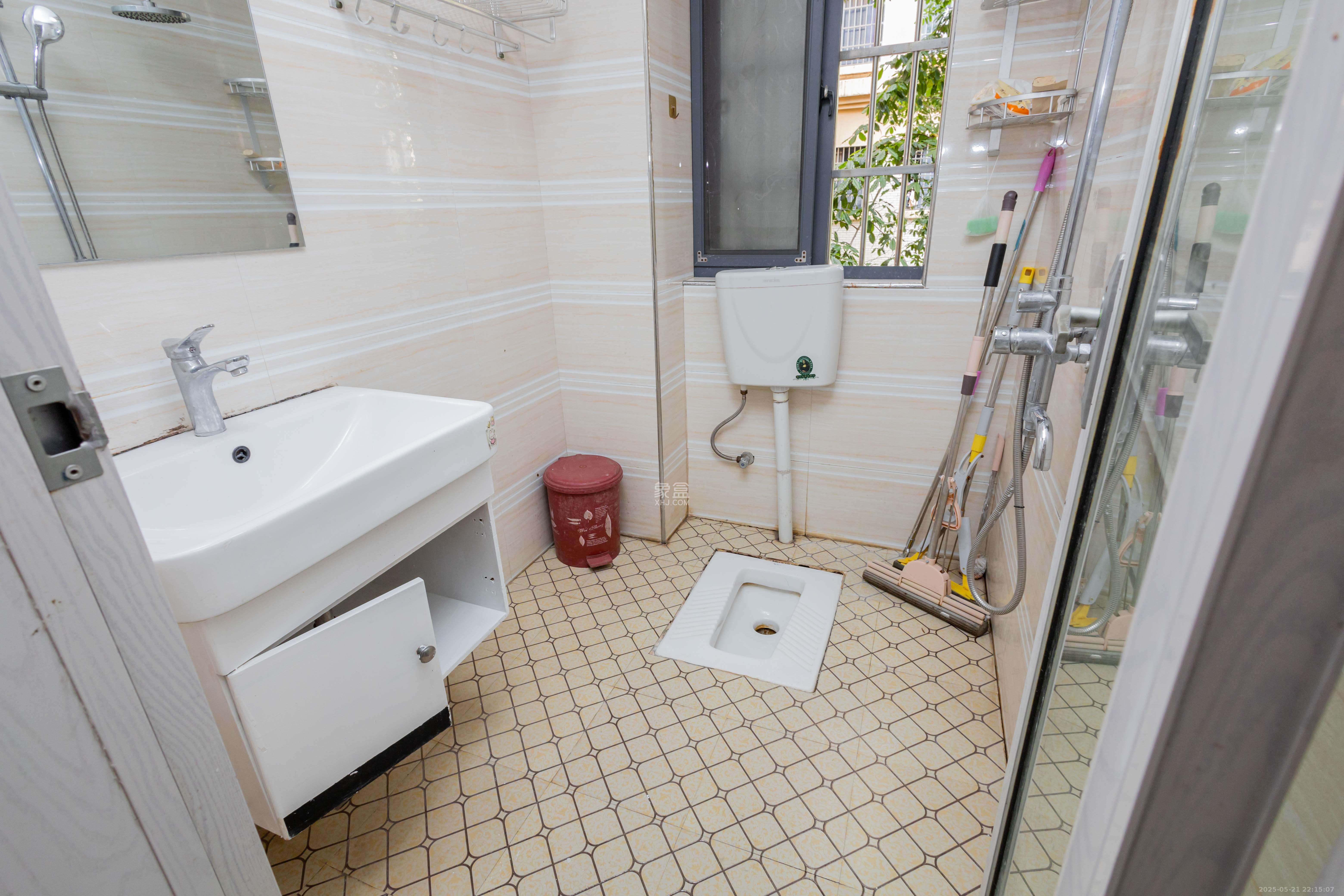 佳美紫郡  3室2厅1卫    45.8万 佳美紫郡  3室2厅1卫    45.8万卫生间