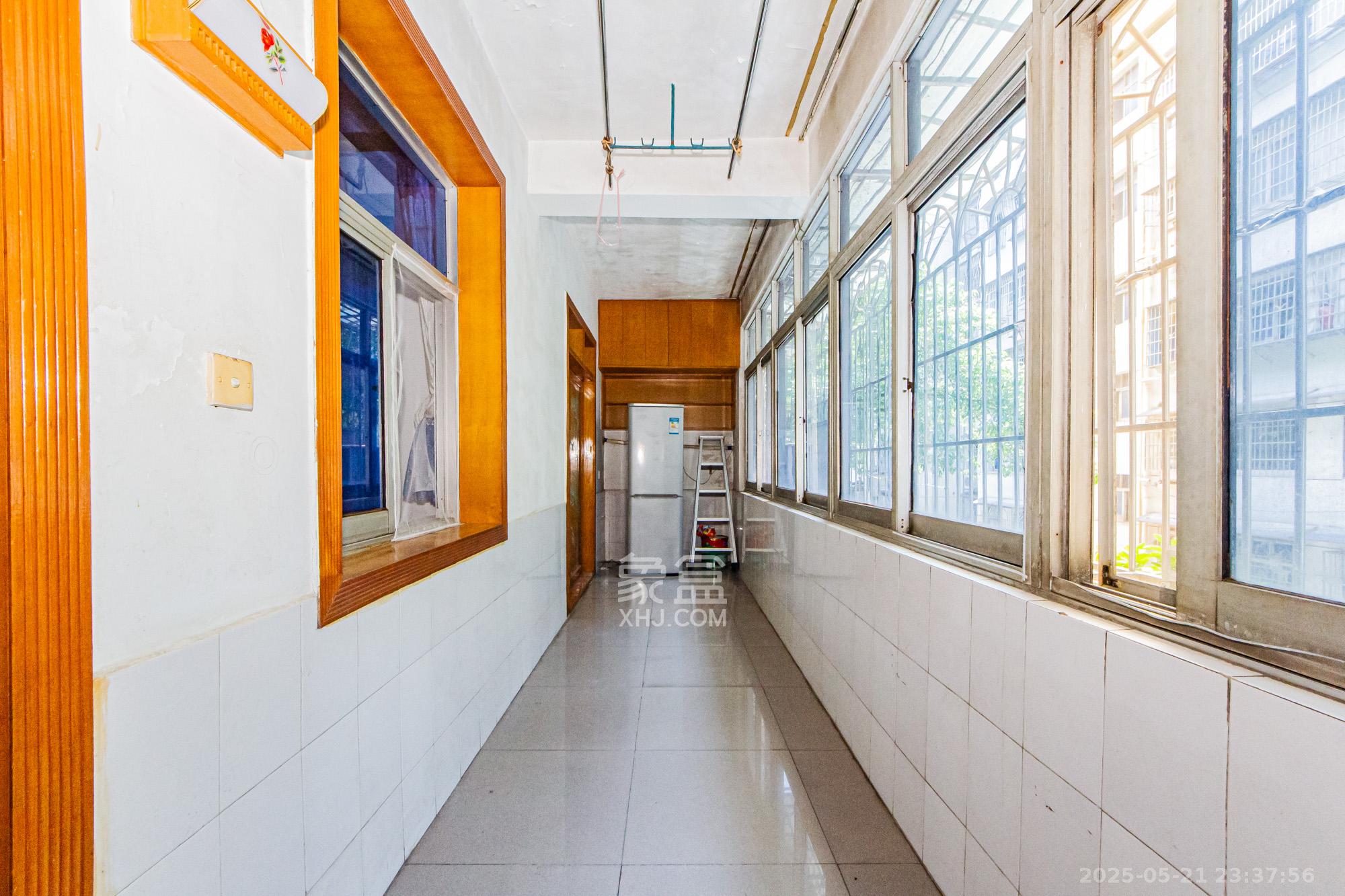 江南苑 3室2厅2卫 79.8万 江南苑 3室2厅2卫 79.8万阳台