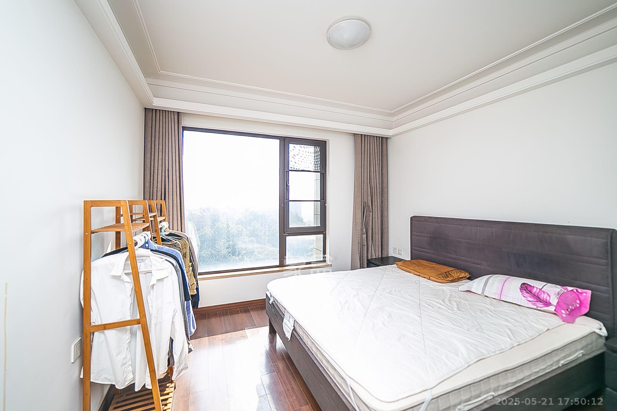 万科紫台  3室2厅2卫   4500.00元/月室内图