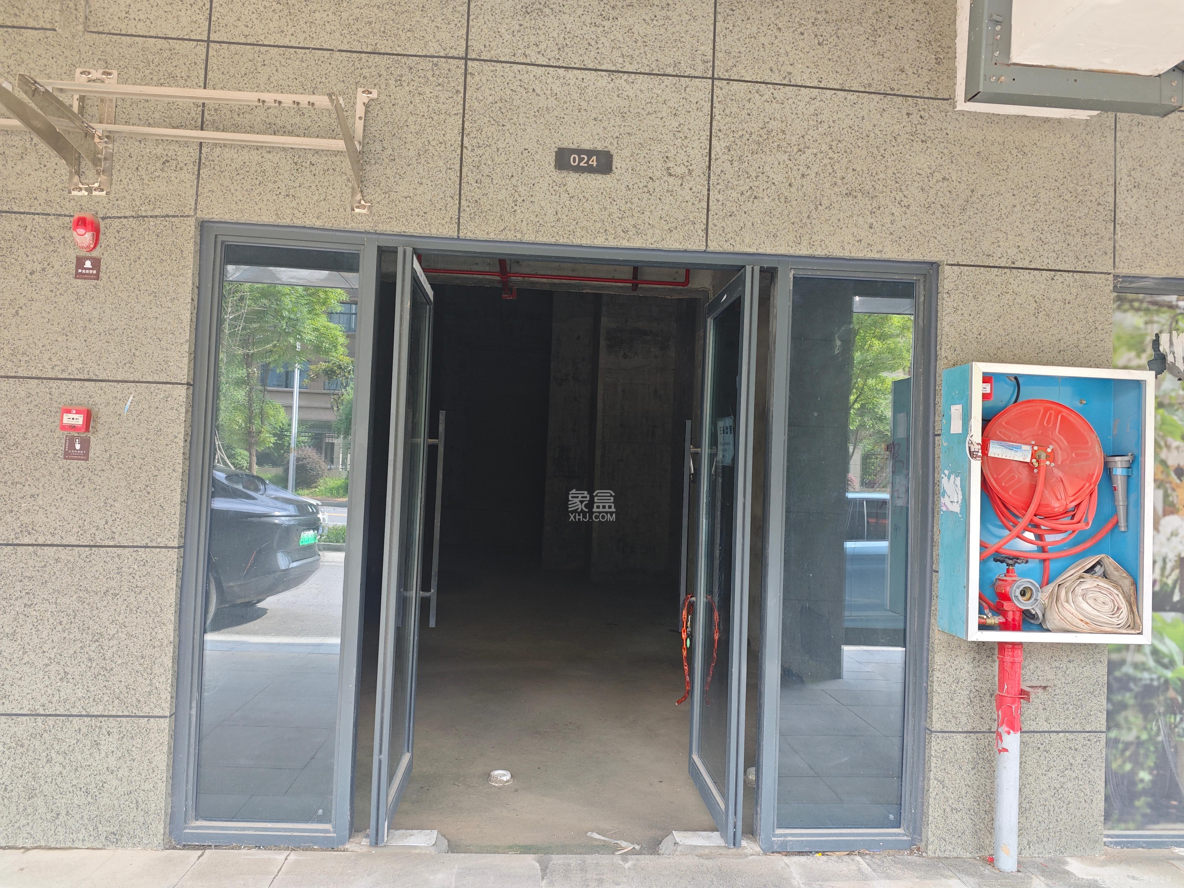 长房东旭国际   40.88㎡      3500.0元/月室内图