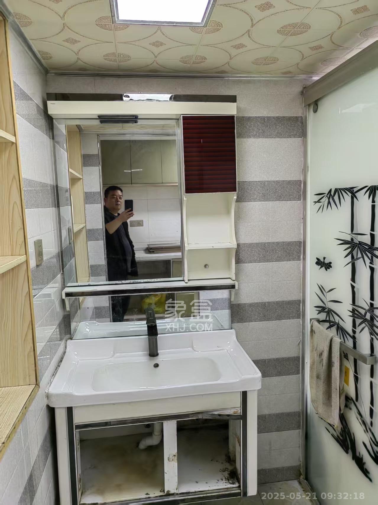 华龙家园(和泰家园) 5室2厅2卫 2200.0元/月 华龙家园(和泰家园) 5室2厅2卫 2200.0元/月室内图