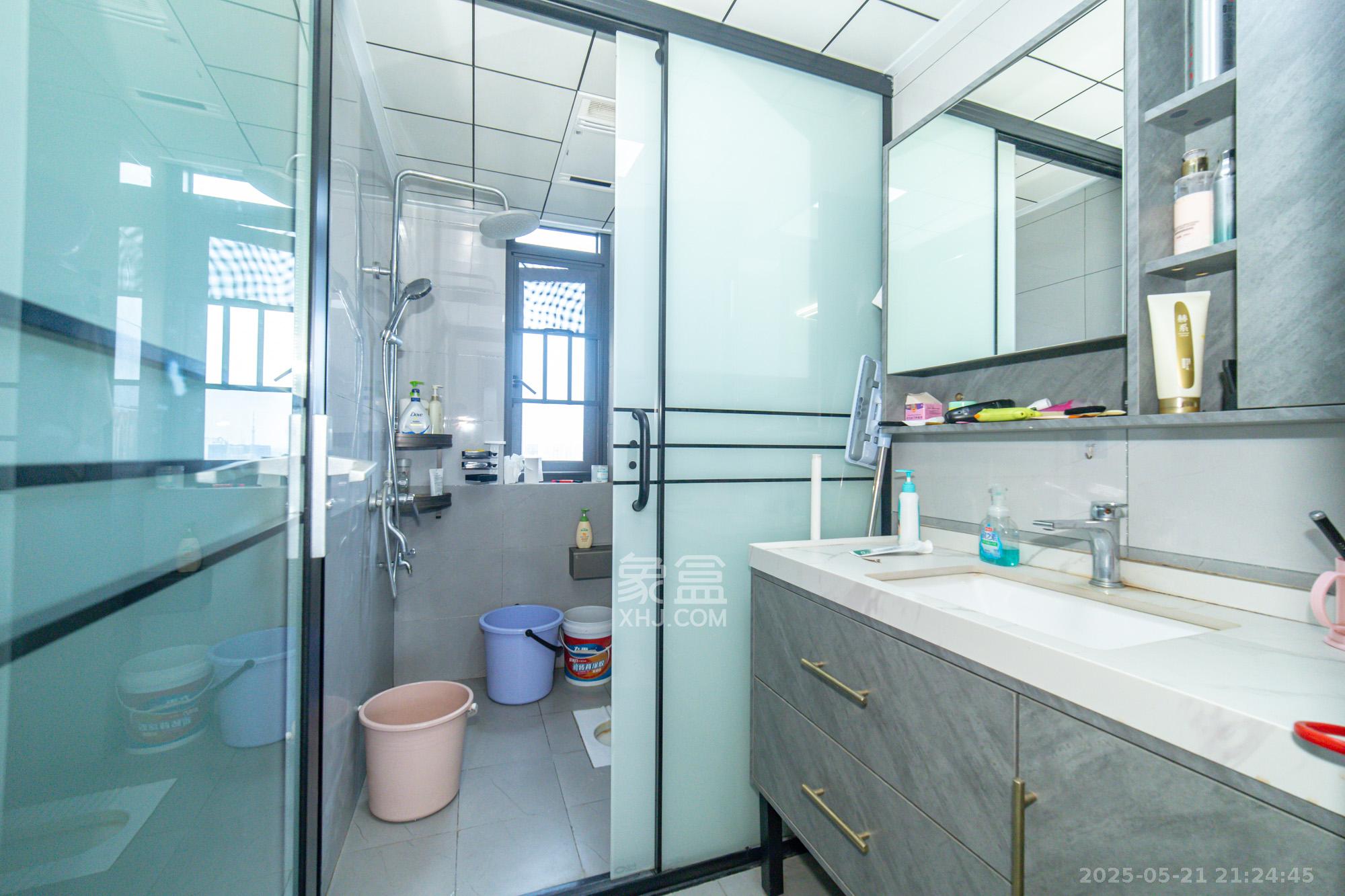 金科时代中心 3室2厅1卫 101.8万 金科时代中心 3室2厅1卫 101.8万卫生间