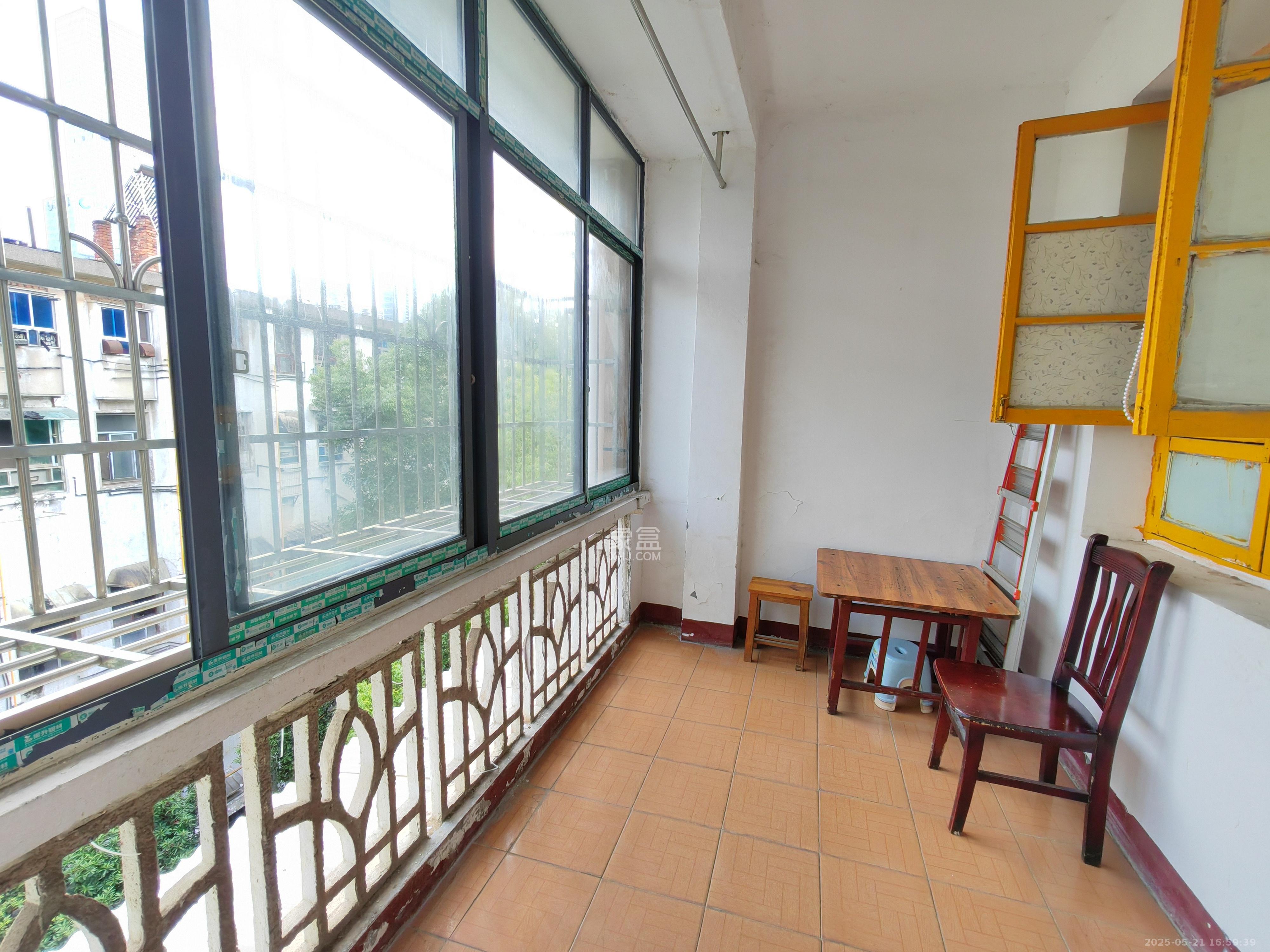 建湘新村  1室1厅1卫   1200.00元/月室内图