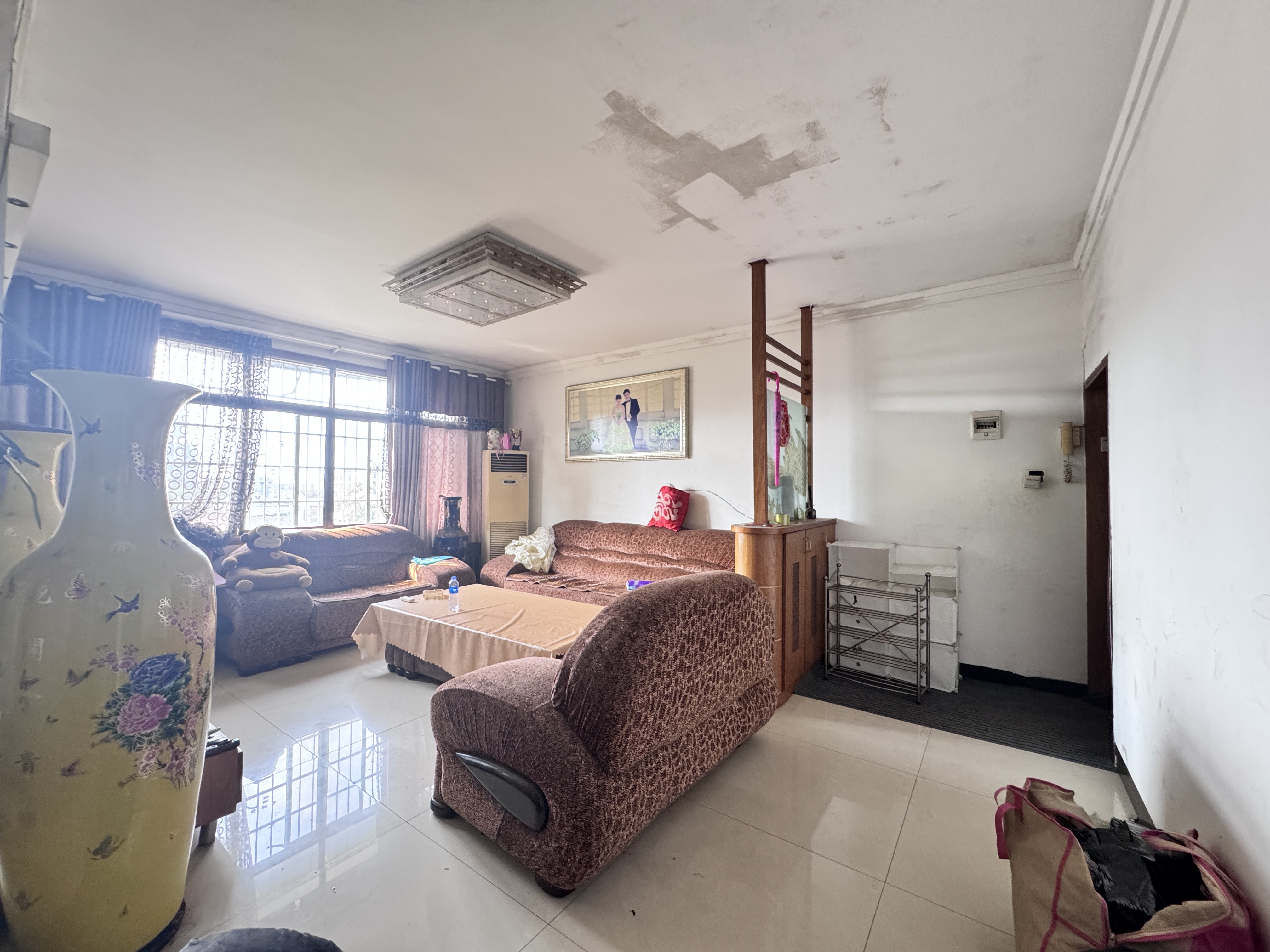 鹿角山小区 3室2厅2卫 1200.0元/月 鹿角山小区 3室2厅2卫 1200.0元/月室内图