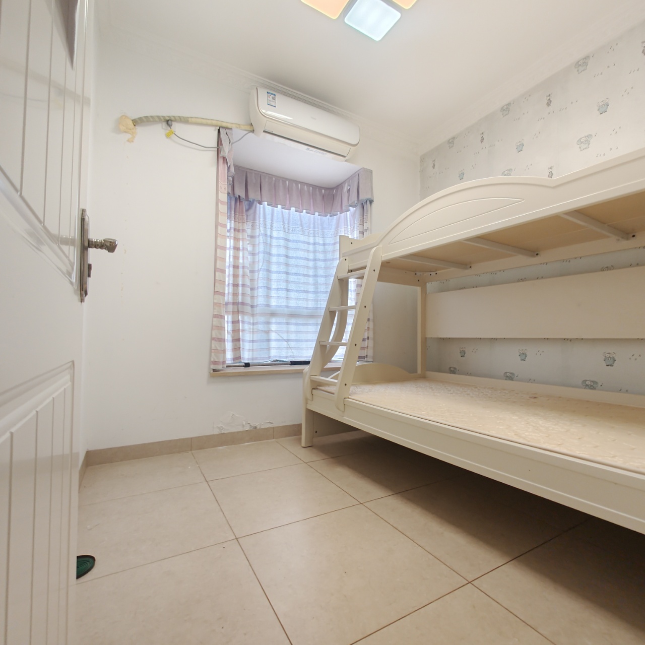 昌茂水木清华  3室2厅1卫    135.0万 昌茂水木清华  3室2厅1卫    135.0万室内图