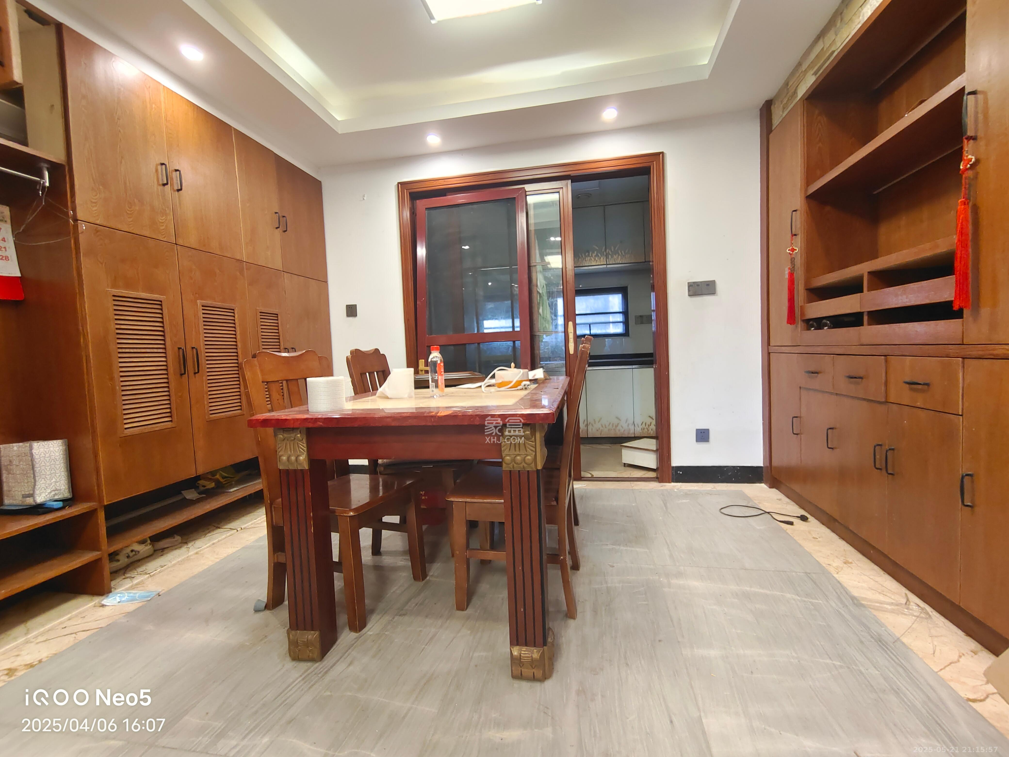 保利城(中航城国际社区、郡原美村)  4室2厅2卫    3800.0元/月 保利城(中航城国际社区、郡原美村)  4室2厅2卫    3800.0元/月室内图