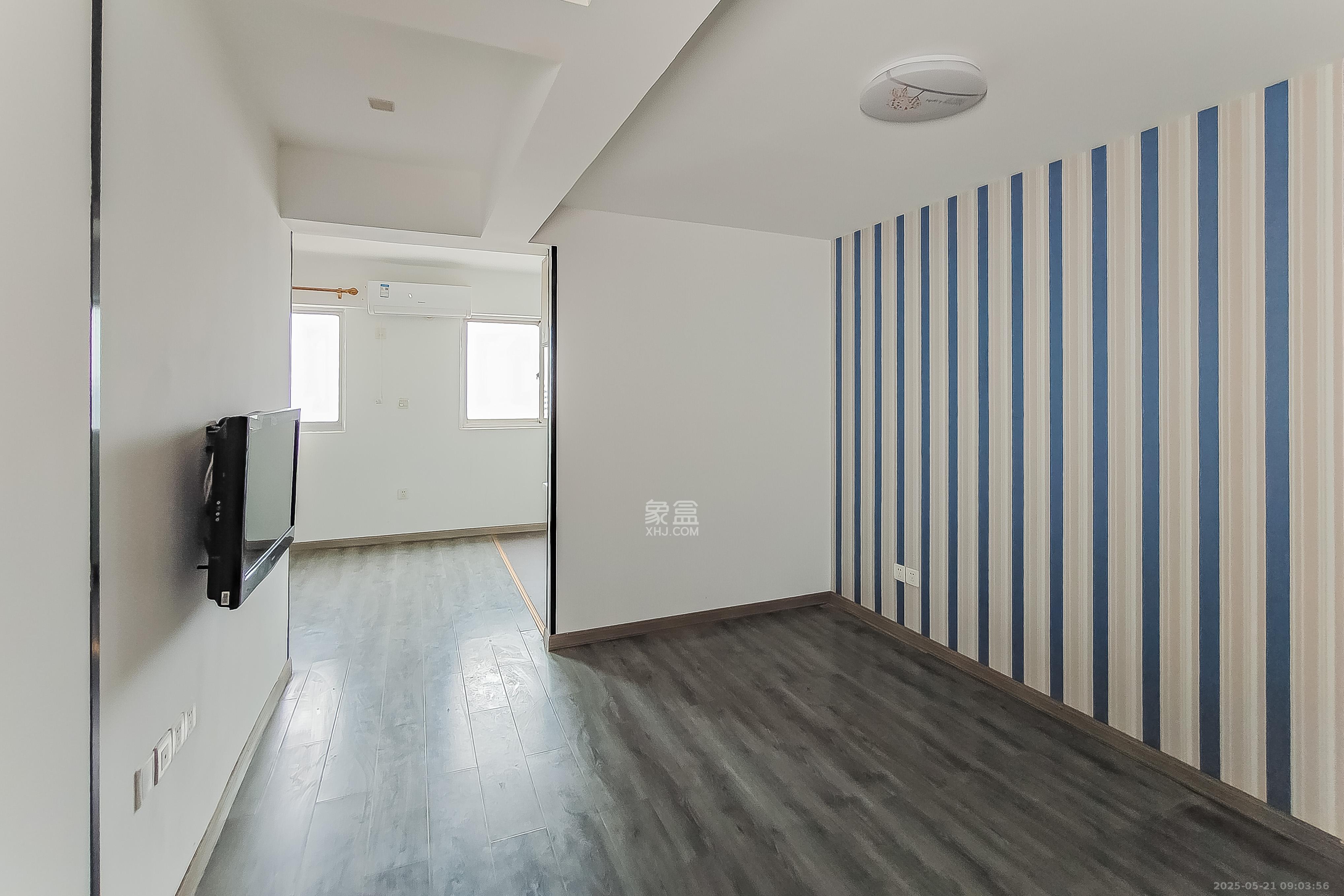 宏景名厦 2室1厅2卫 52.0万 宏景名厦 2室1厅2卫 52.0万客厅