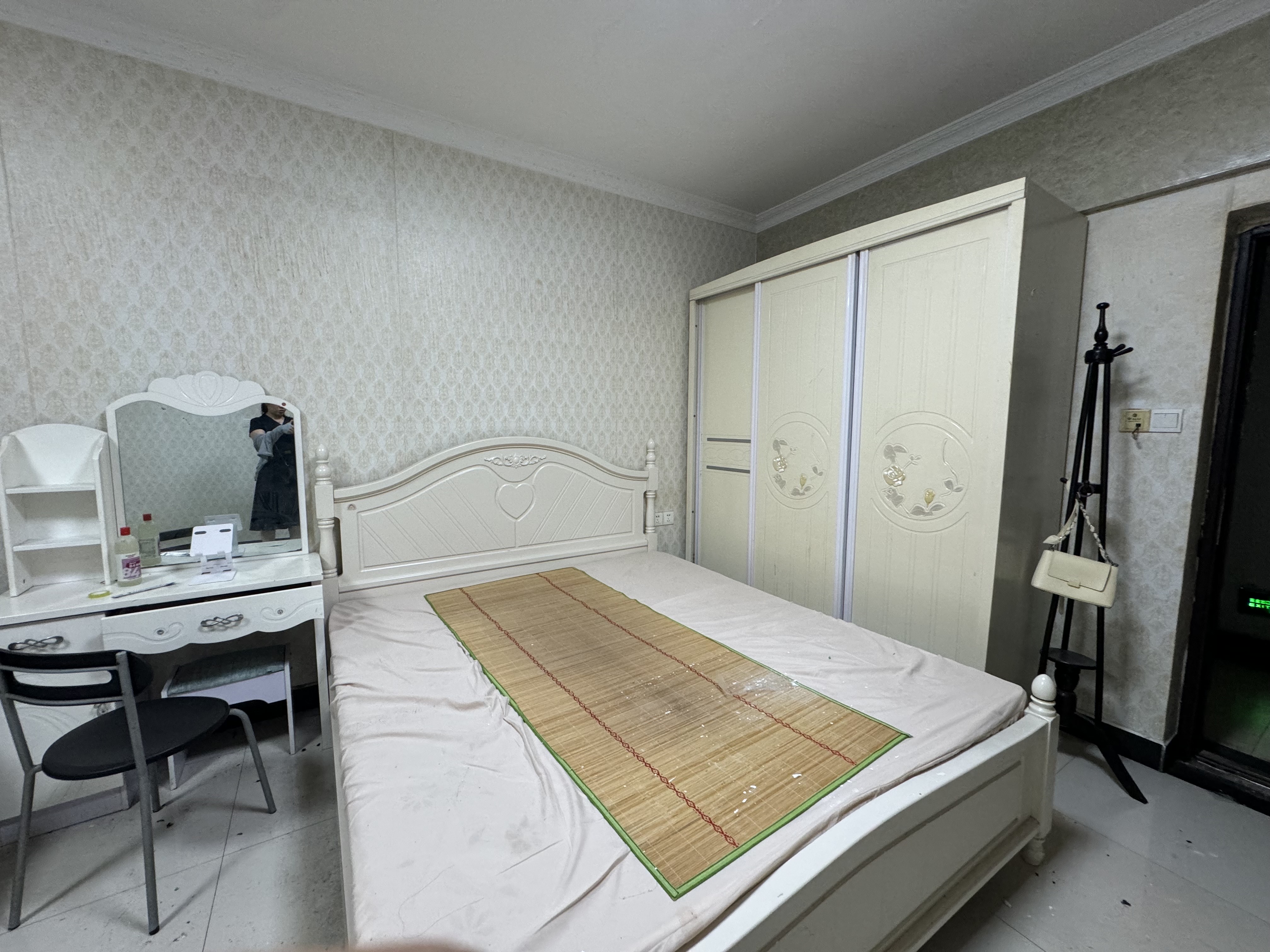 龙泰上品 1室1厅1卫 22.8万 龙泰上品 1室1厅1卫 22.8万客厅