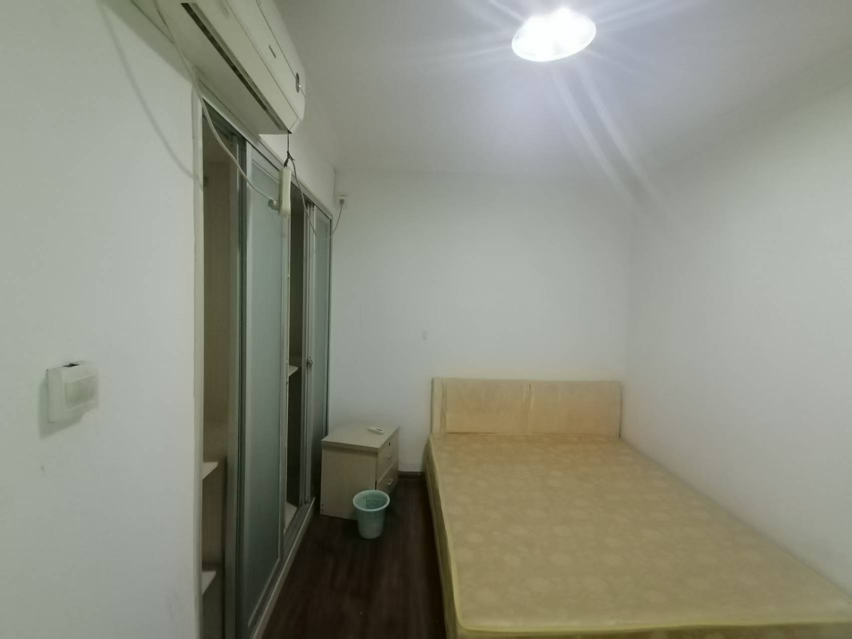 和平城市广场  1室2厅1卫   1500.00元/月室内图