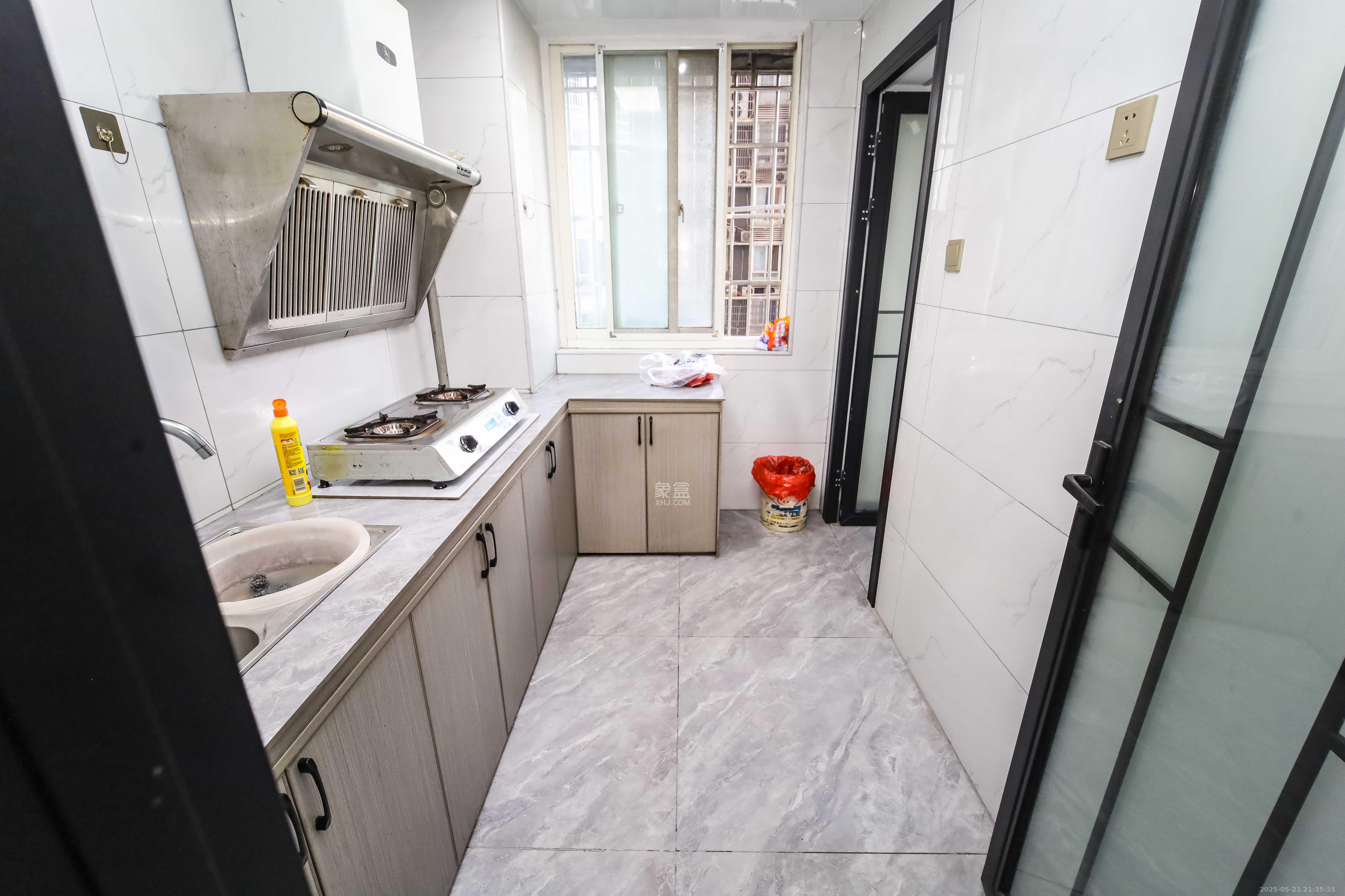 东门壹号家园 3室2厅2卫 86.0万 东门壹号家园 3室2厅2卫 86.0万厨房