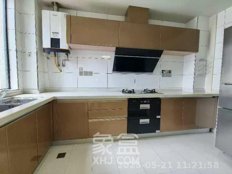 长房时代城  3室2厅2卫   3500.00元/月室内图