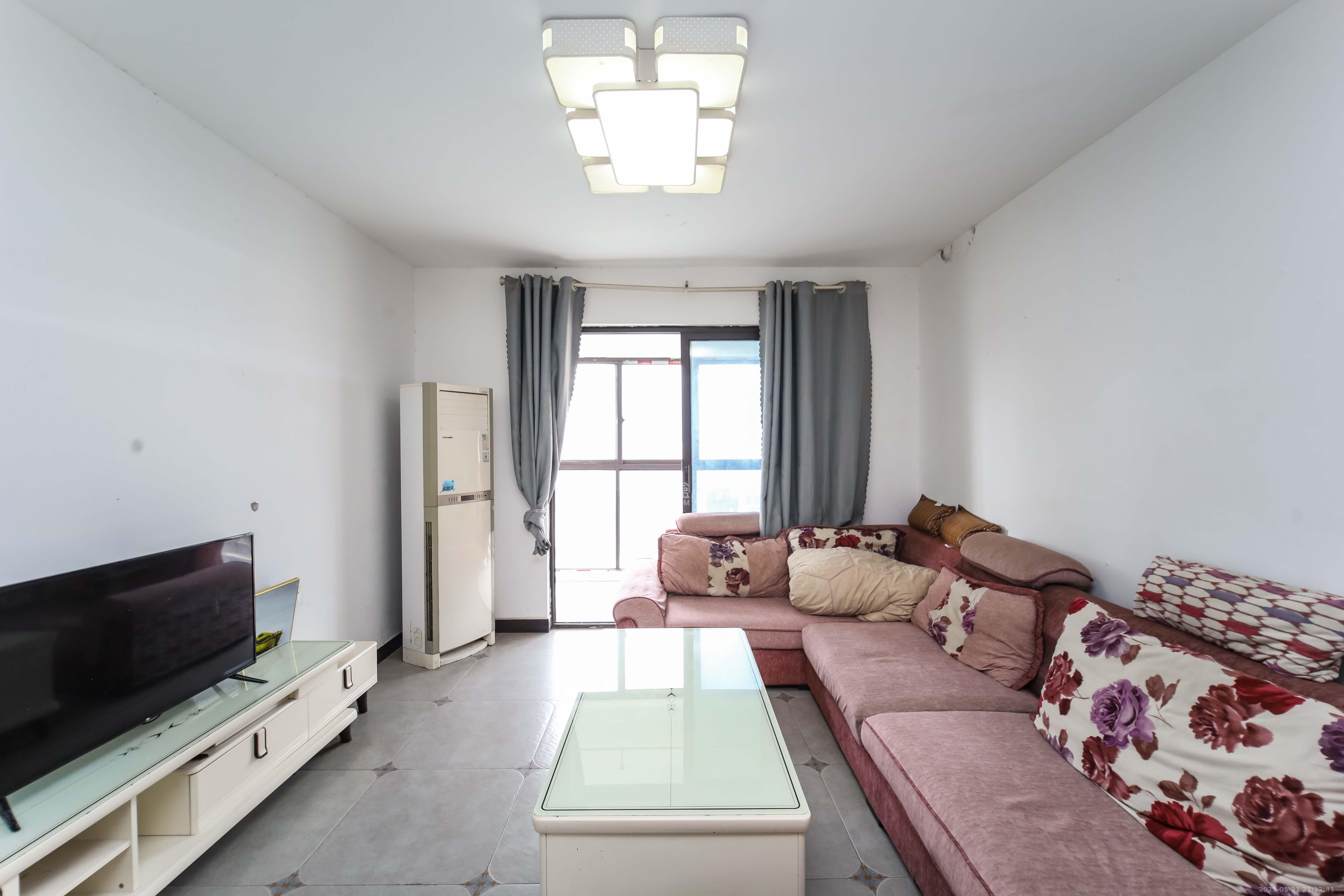 中欣楚天熙苑 1室2厅2卫 100.0万 中欣楚天熙苑 1室2厅2卫 100.0万客厅