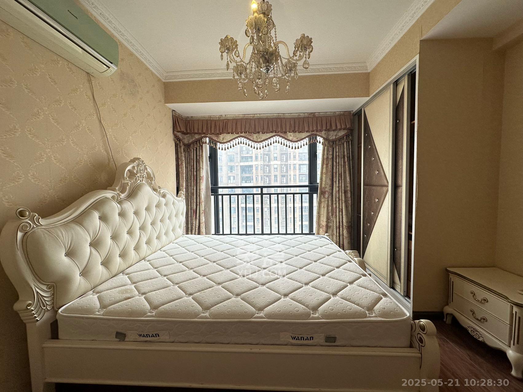 藏珑湖上国际花园 1室2厅1卫 3500.0元/月 藏珑湖上国际花园 1室2厅1卫 3500.0元/月室内图