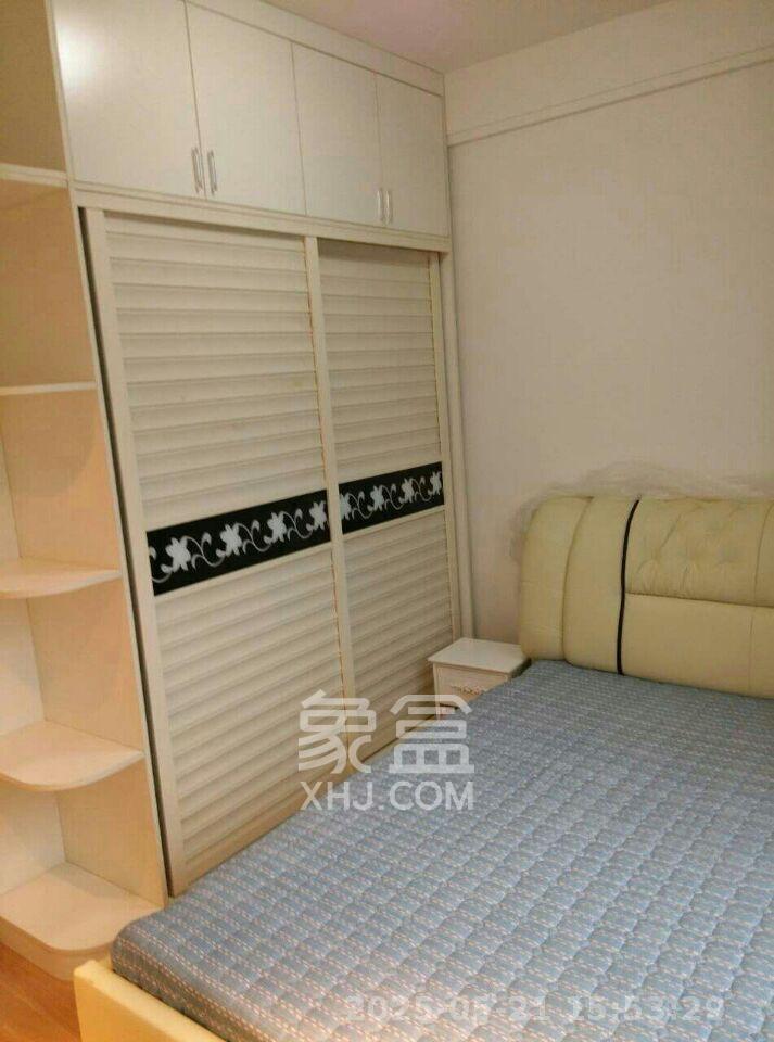 绿地中央广场  2室1厅1卫   2300.00元/月室内图