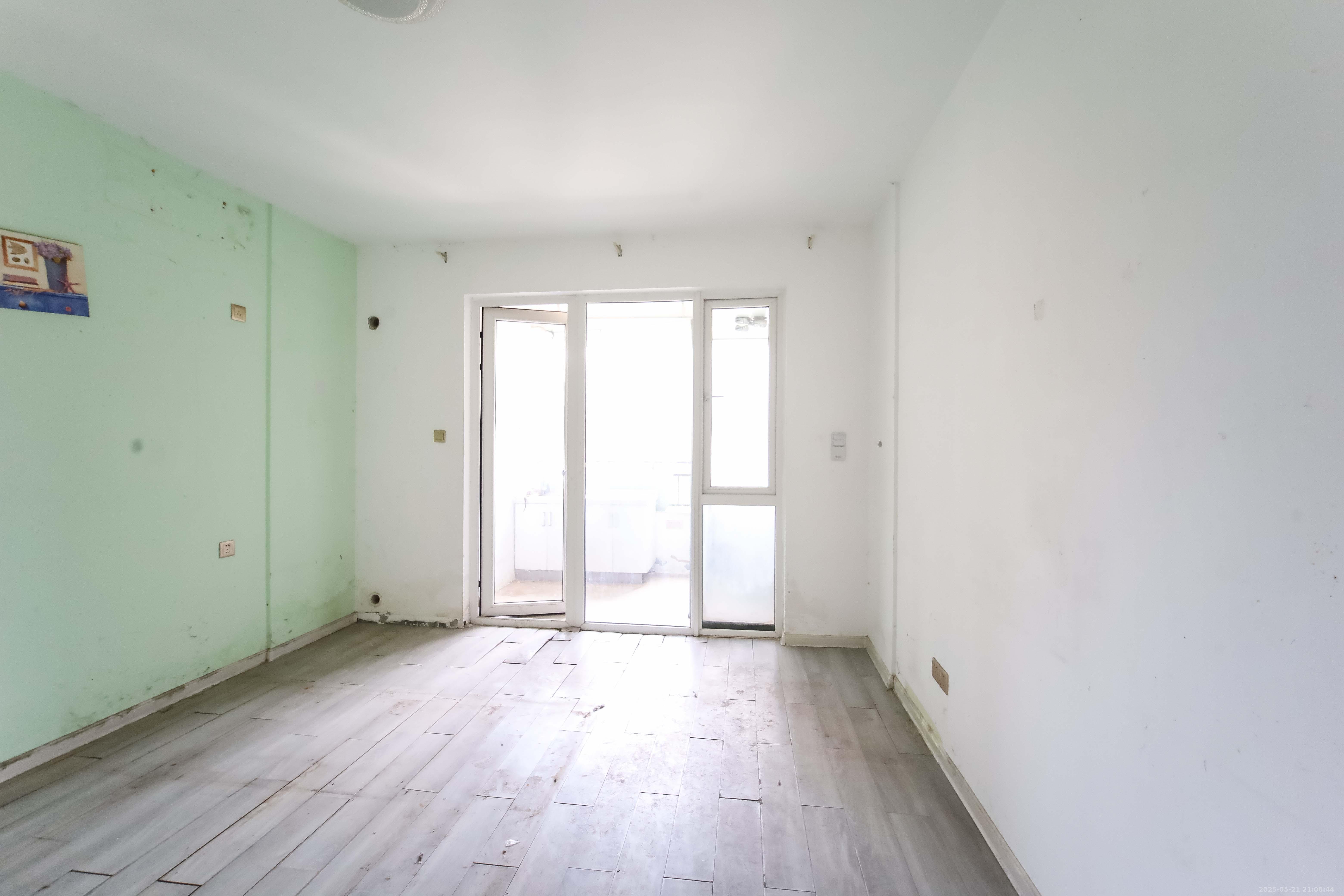 金地格林公馆  3室2厅2卫    115.0万 金地格林公馆  3室2厅2卫    115.0万卧室