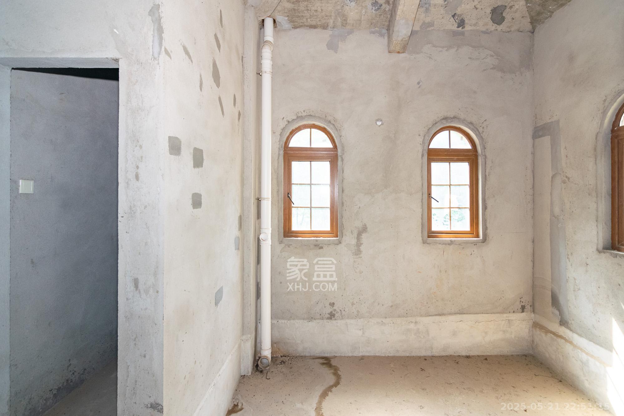 金地三千府(金地湖山樾、金地自在城) 8室3厅4卫 1068.0万 金地三千府(金地湖山樾、金地自在城) 8室3厅4卫 1068.0万卫生间