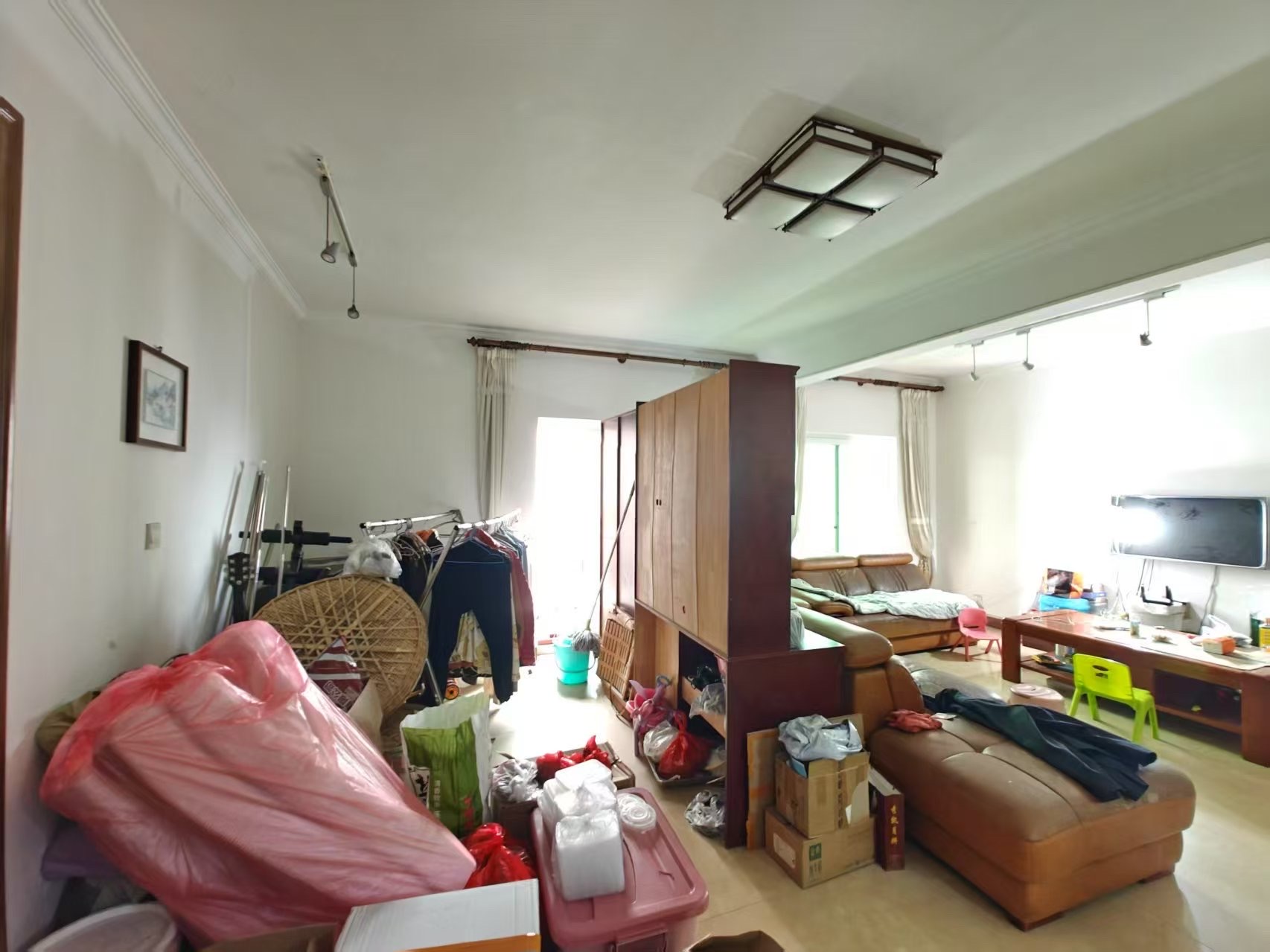 中城广场  3室2厅1卫   123.00万