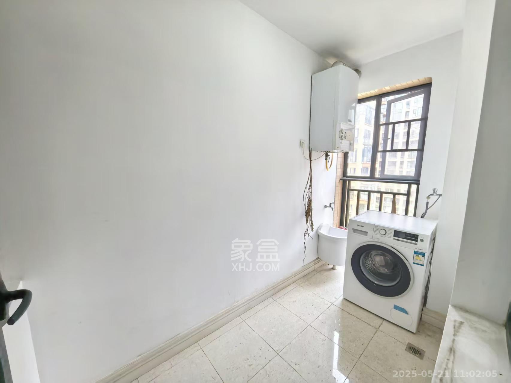 中城丽景香山园  4室2厅2卫   3600.00元/月室内图1