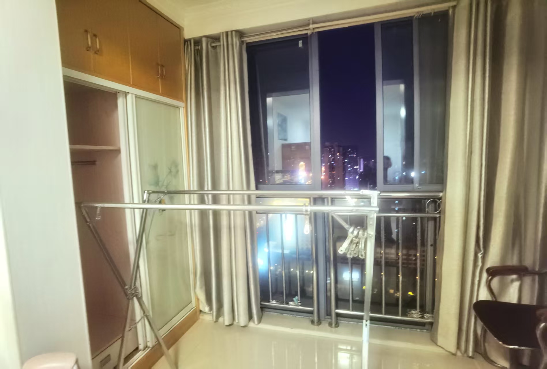 鹏利广场 1室1厅1卫 1100.0元/月 鹏利广场 1室1厅1卫 1100.0元/月室内图