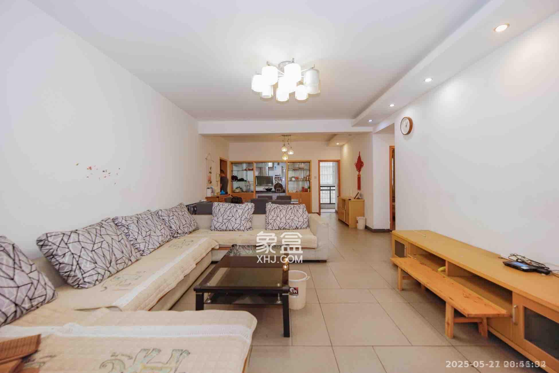 鑫天山水洲城 3室2厅2卫 2600.0元/月 鑫天山水洲城 3室2厅2卫 2600.0元/月室内图