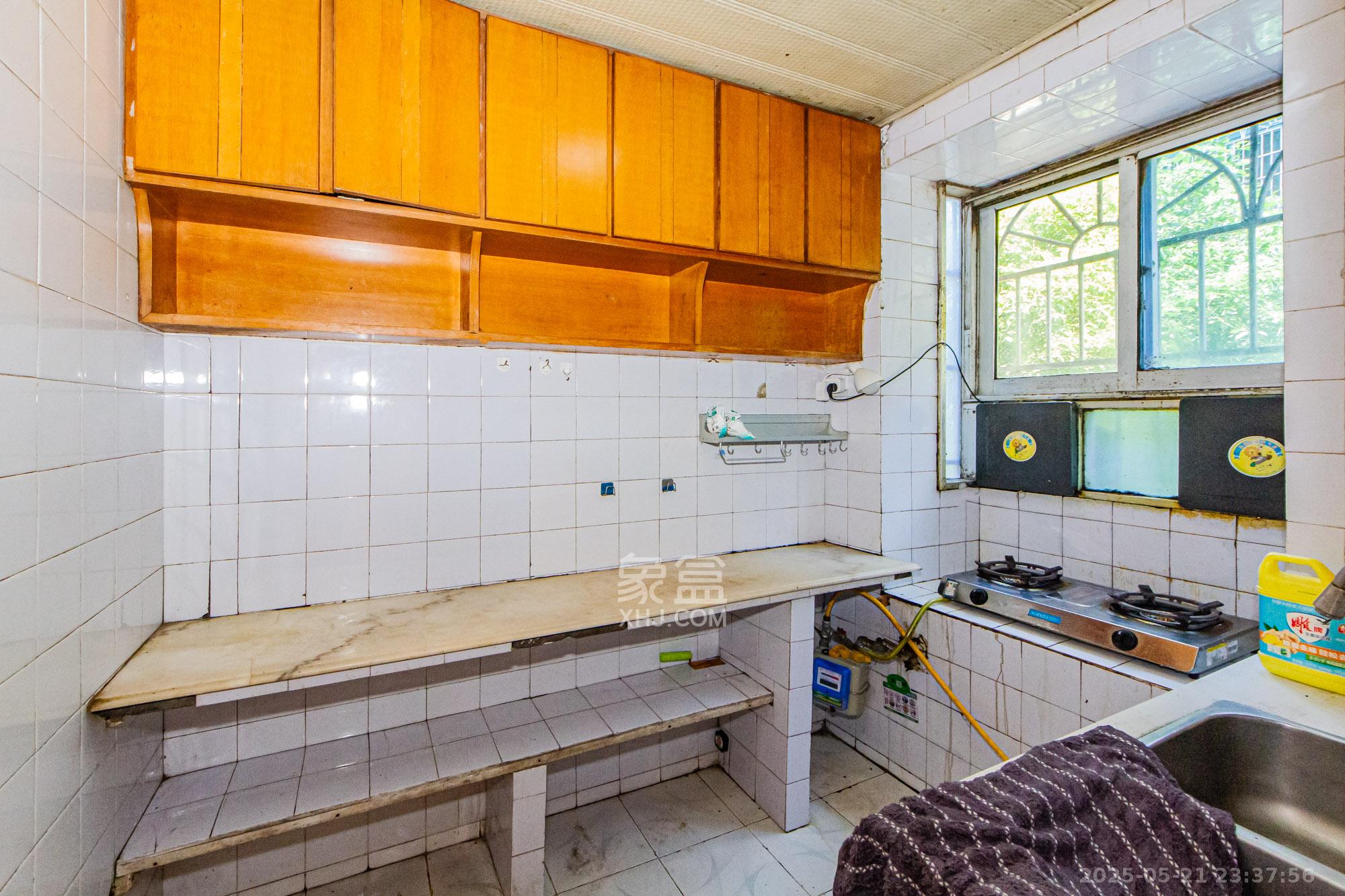 江南苑 3室2厅2卫 79.8万 江南苑 3室2厅2卫 79.8万厨房