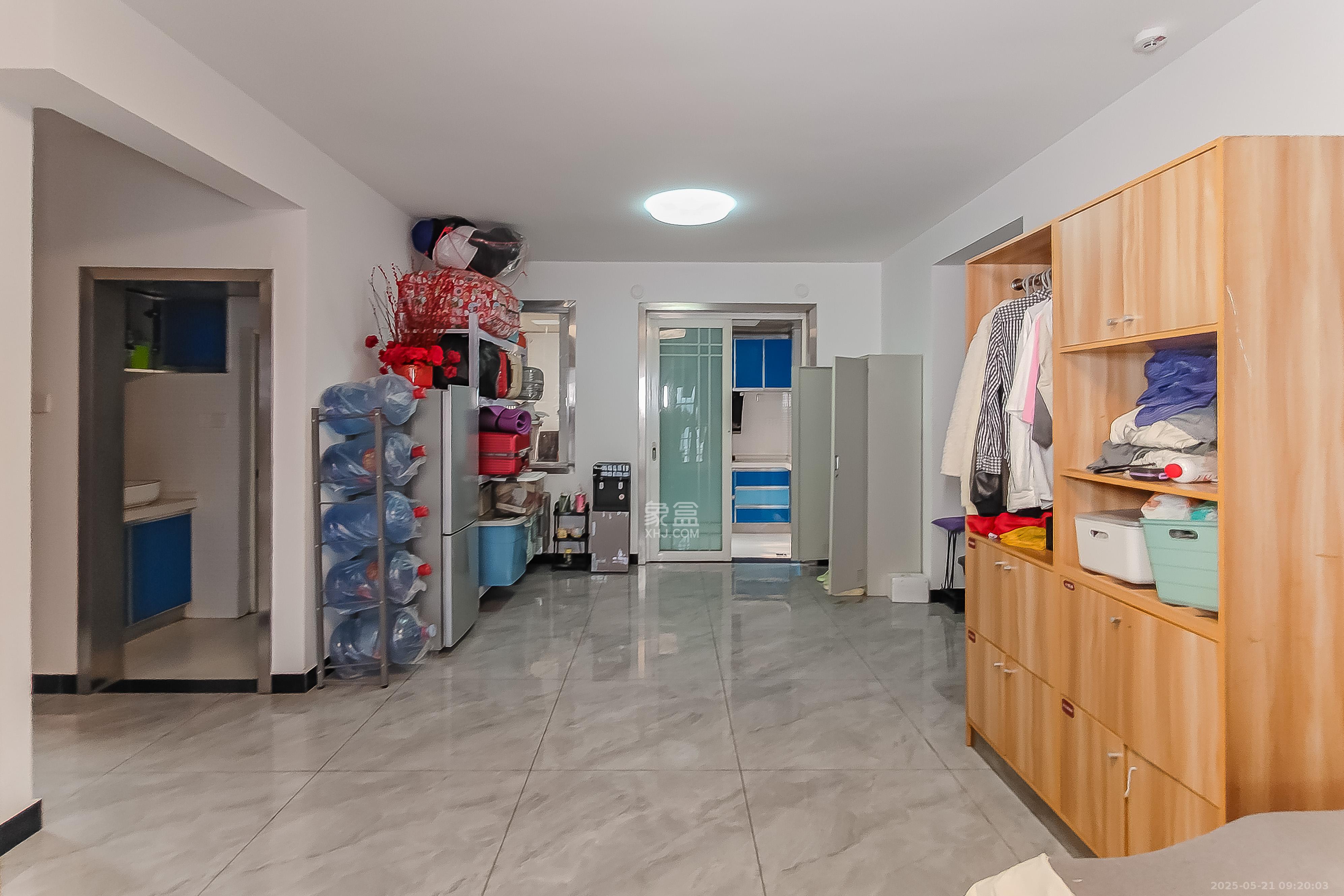 君临国际 3室2厅1卫 160.7万 君临国际 3室2厅1卫 160.7万客厅