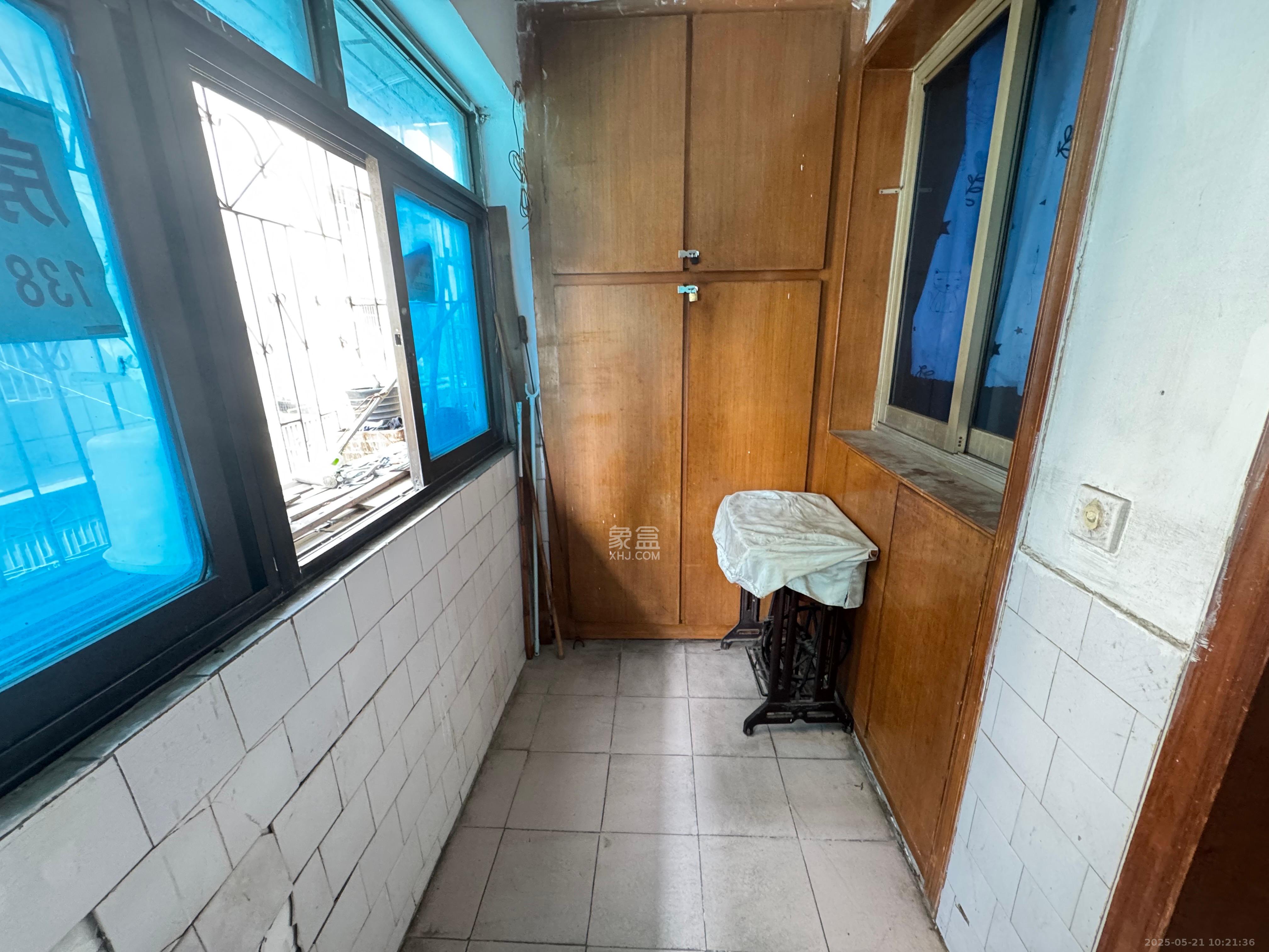 通泰街商居楼 3室2厅1卫 2100.0元/月 通泰街商居楼 3室2厅1卫 2100.0元/月室内图