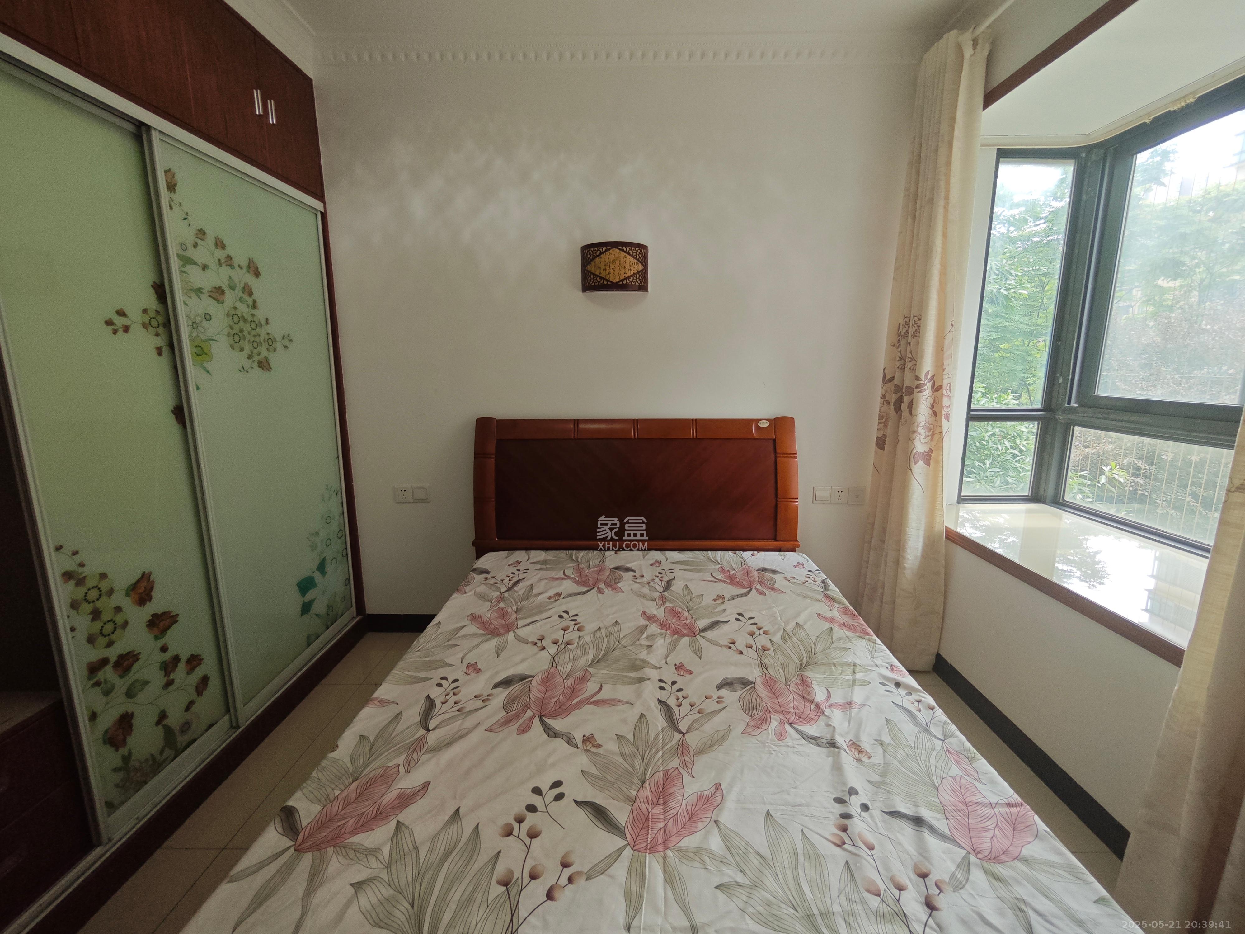 航天大院 3室2厅1卫 1700.0元/月 航天大院 3室2厅1卫 1700.0元/月室内图