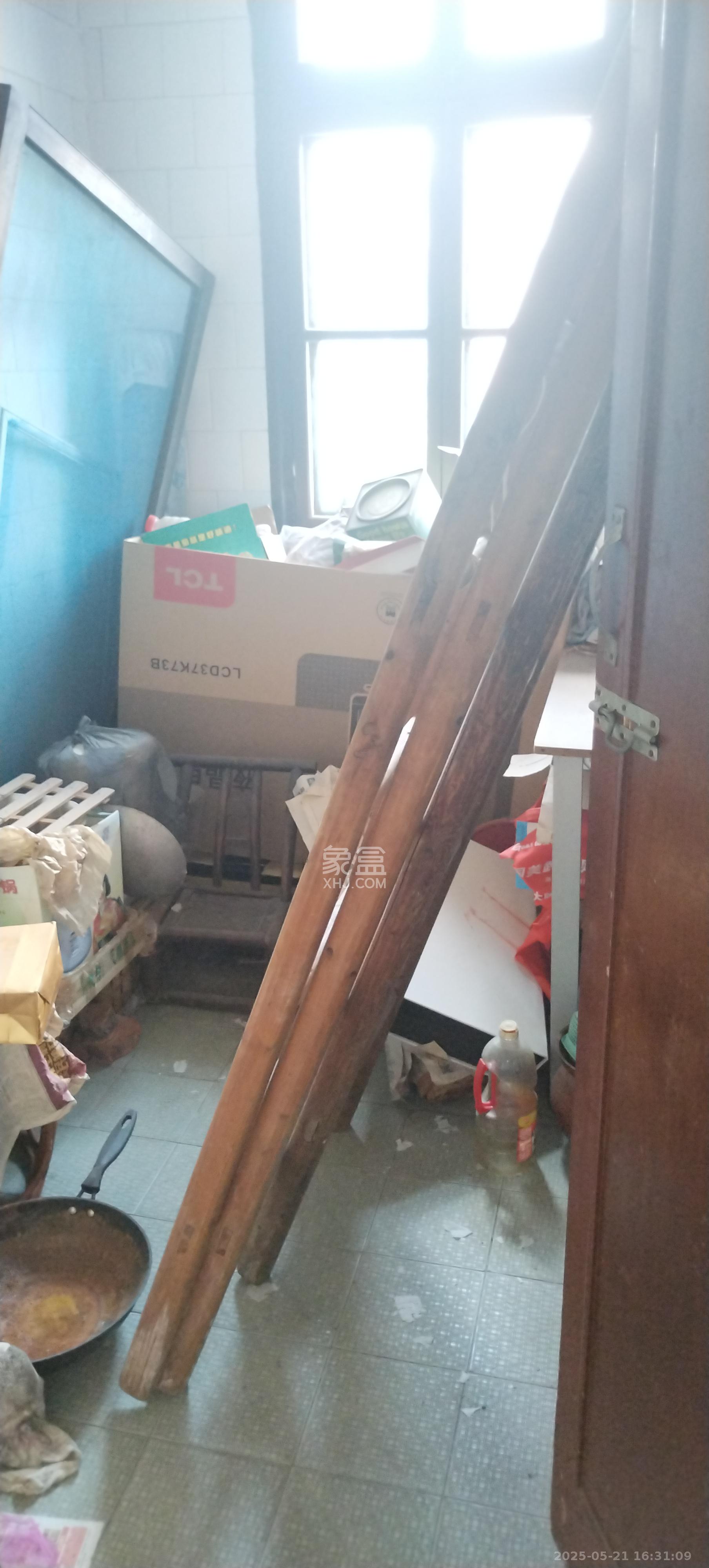 林科大教师单位房 3室2厅1卫 1500.0元/月 林科大教师单位房 3室2厅1卫 1500.0元/月室内图