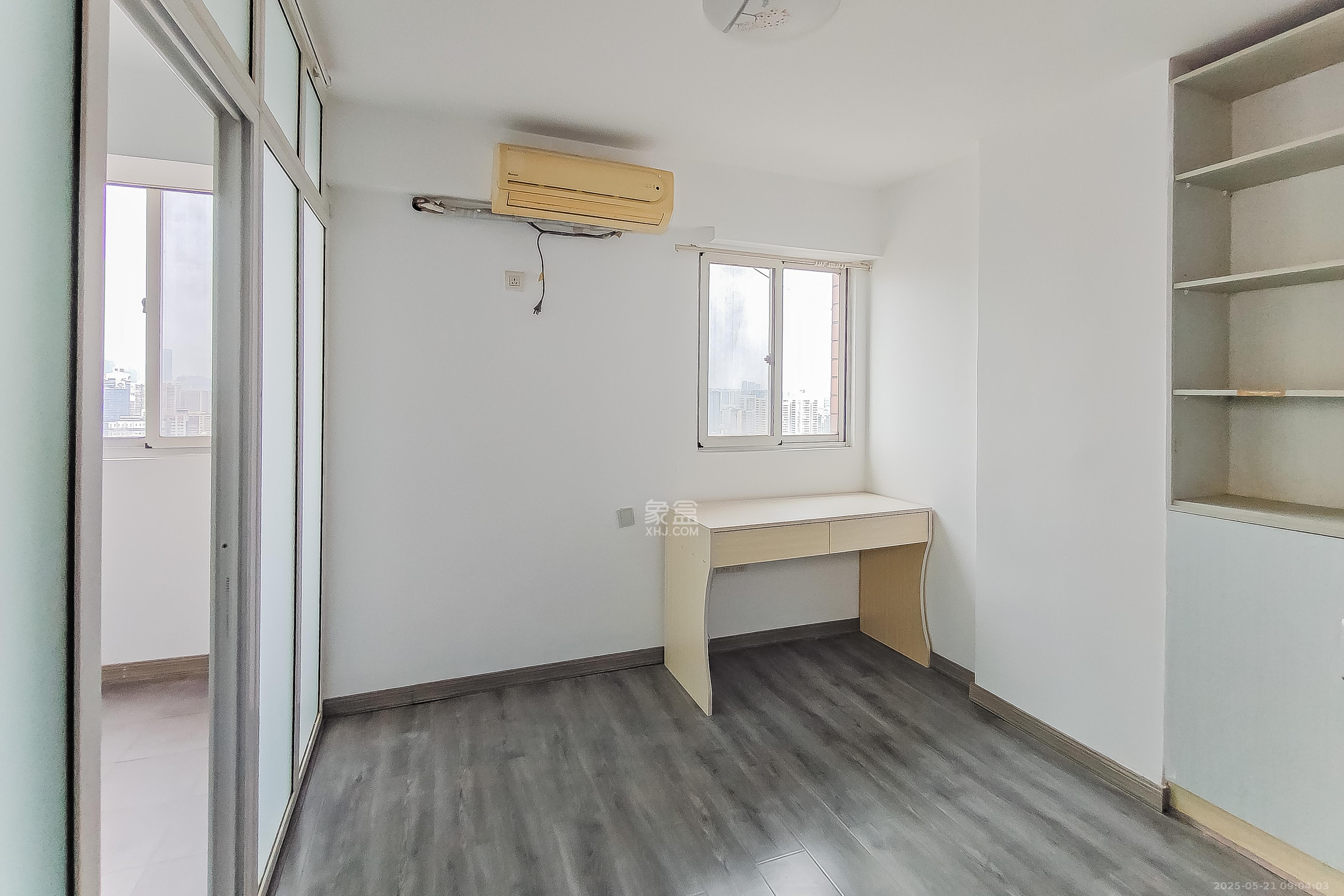 宏景名厦 2室1厅2卫 52.0万 宏景名厦 2室1厅2卫 52.0万卧室