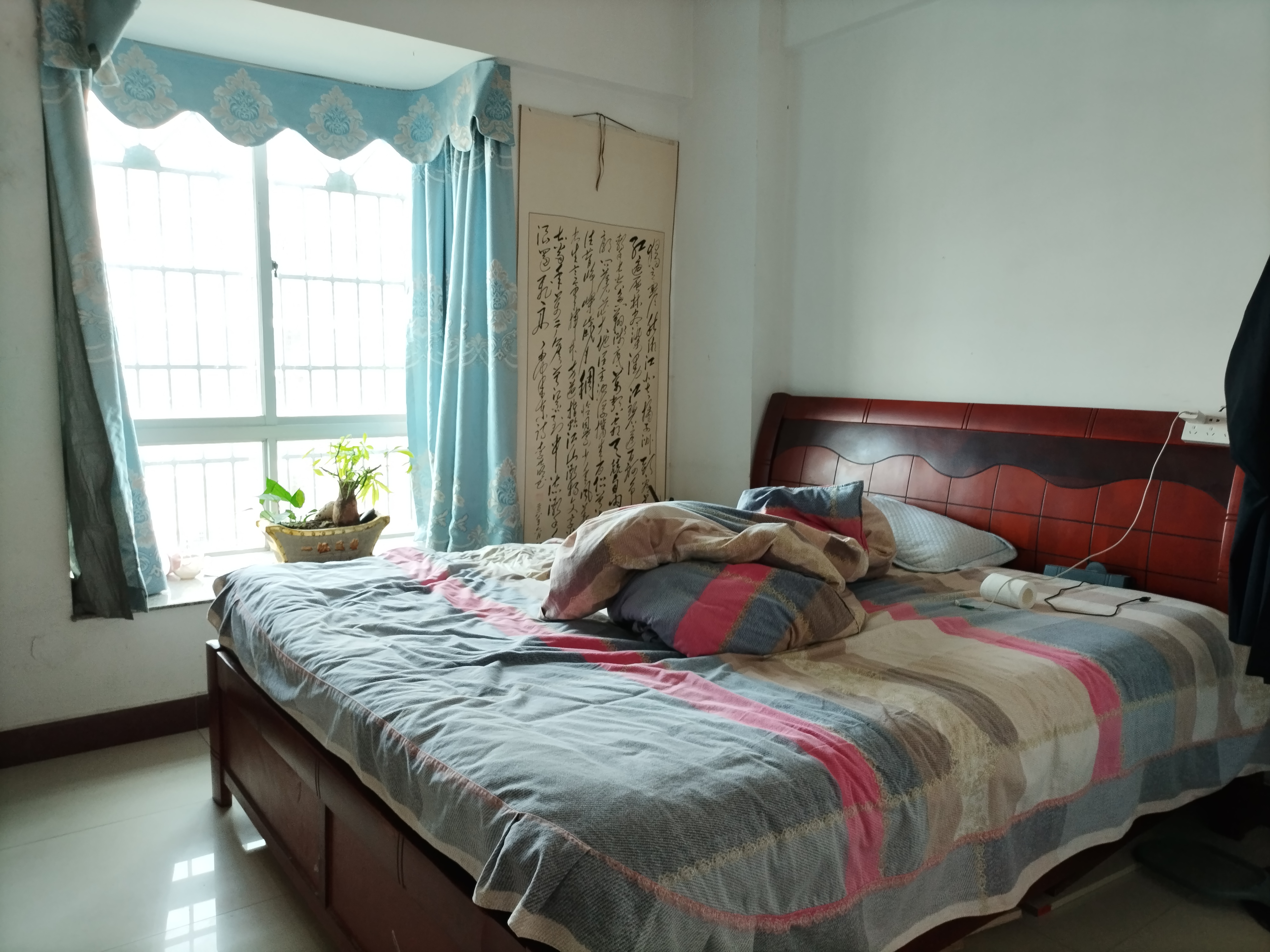 佳裕大厦 3室2厅1卫 135.0万 佳裕大厦 3室2厅1卫 135.0万客厅