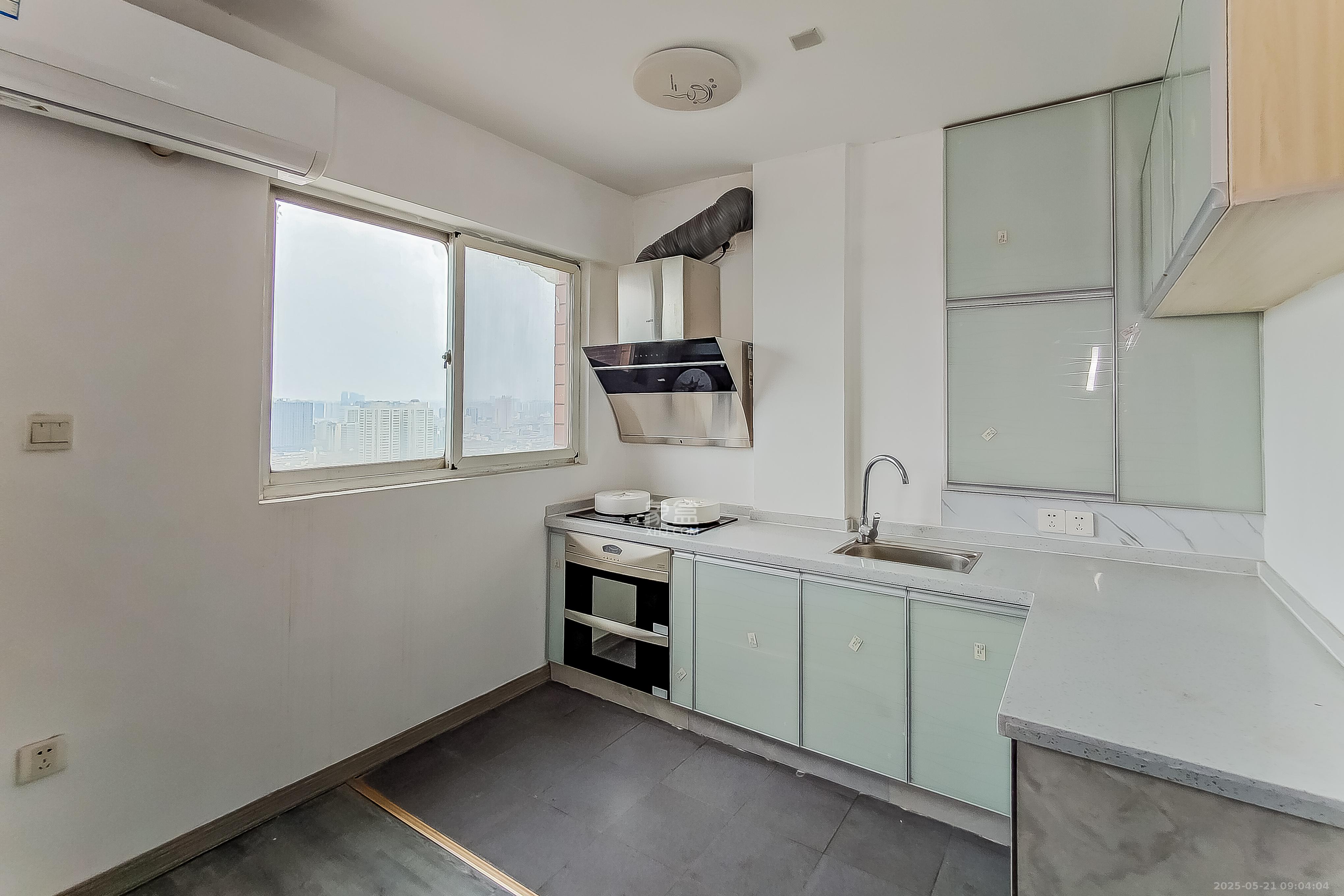 宏景名厦 2室1厅2卫 52.0万 宏景名厦 2室1厅2卫 52.0万厨房