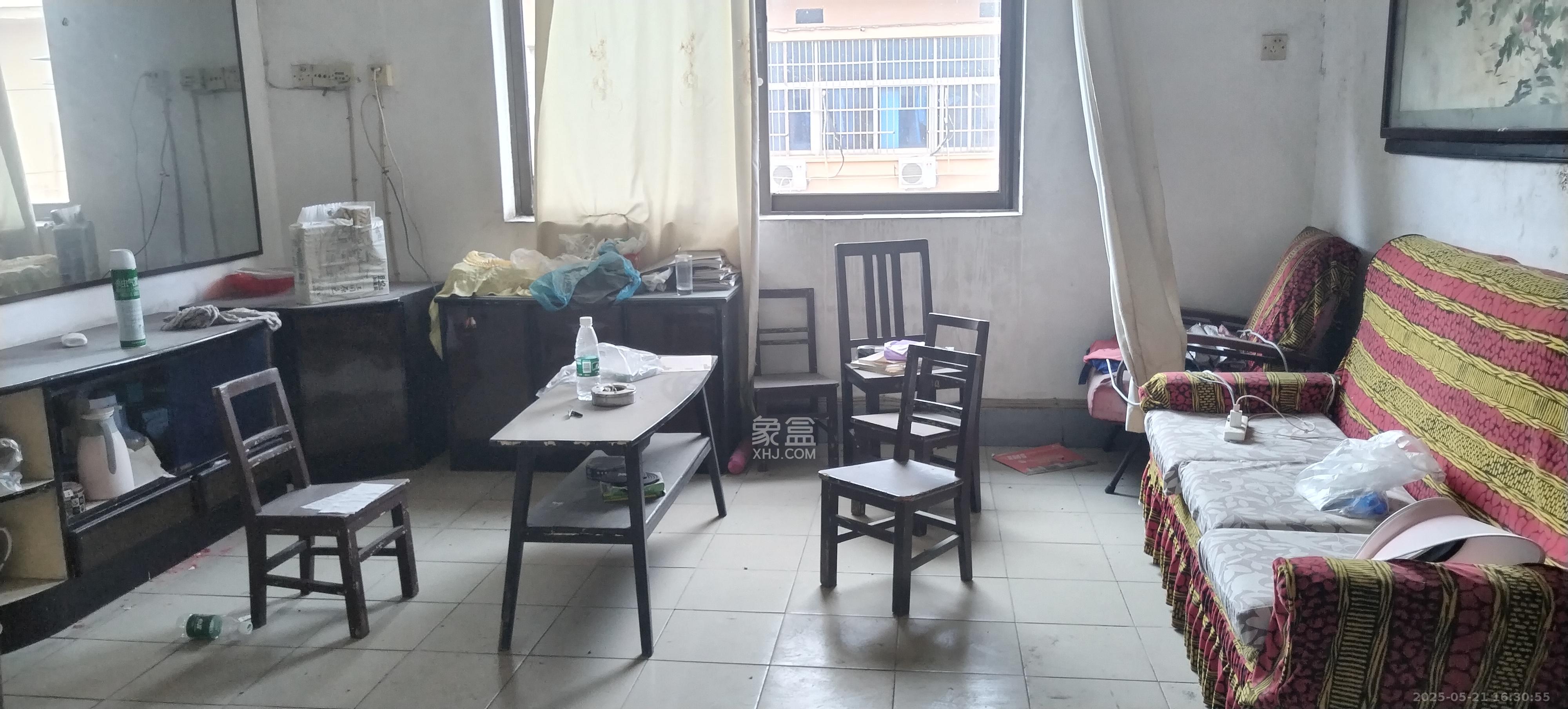 林科大教师单位房 3室2厅1卫 1500.0元/月 林科大教师单位房 3室2厅1卫 1500.0元/月室内图