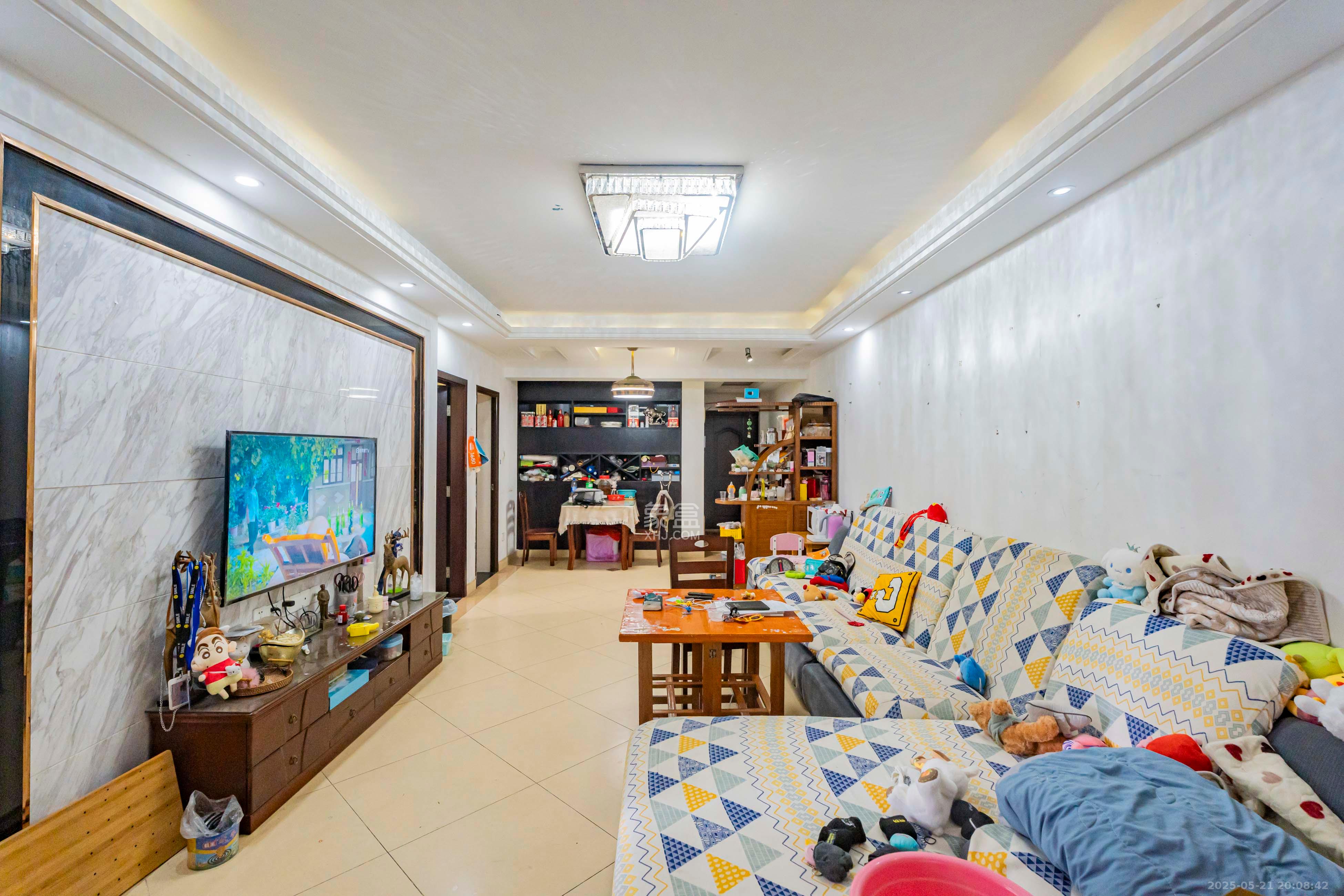 悦湖山 3室2厅1卫 80.0万 悦湖山 3室2厅1卫 80.0万客厅