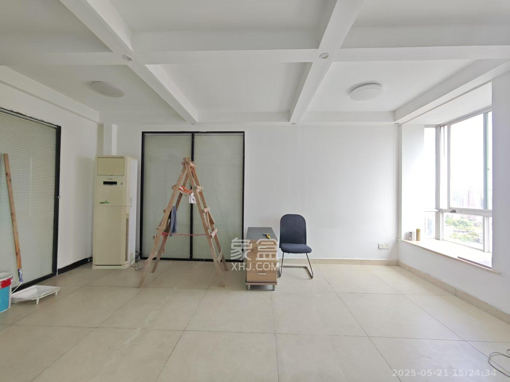 湖南财富中心  3室2厅2卫    4600.0元/月 湖南财富中心  3室2厅2卫    4600.0元/月室内图