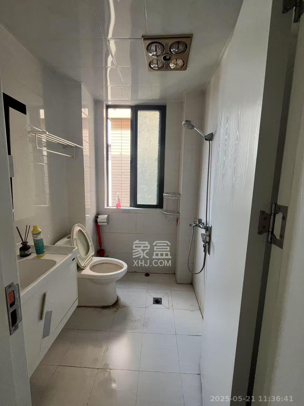 鑫远湘府华城 2室2厅1卫 2500.0元/月 鑫远湘府华城 2室2厅1卫 2500.0元/月室内图