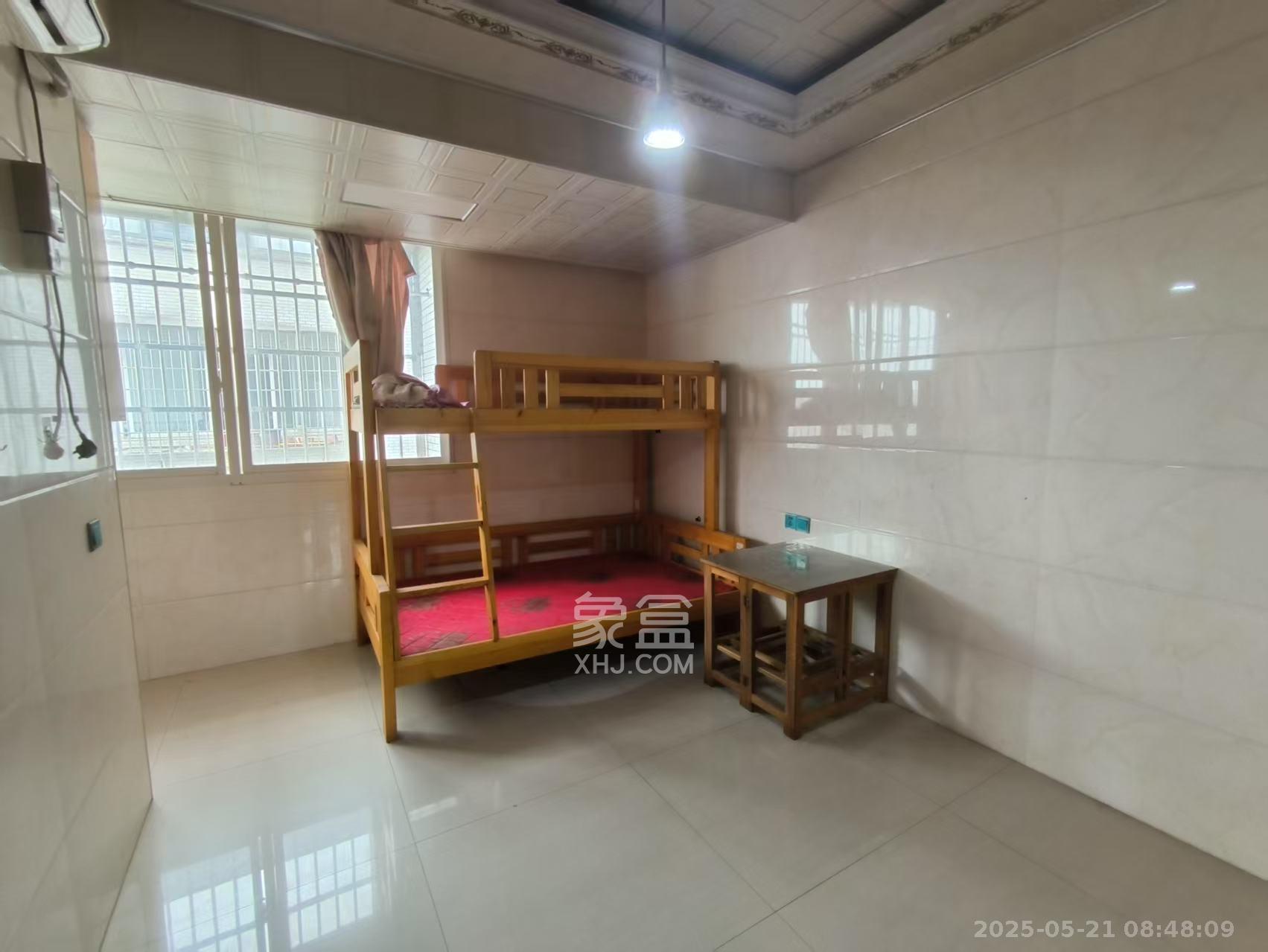 九华三鑫  3室2厅1卫    1500.0元/月 九华三鑫  3室2厅1卫    1500.0元/月室内图