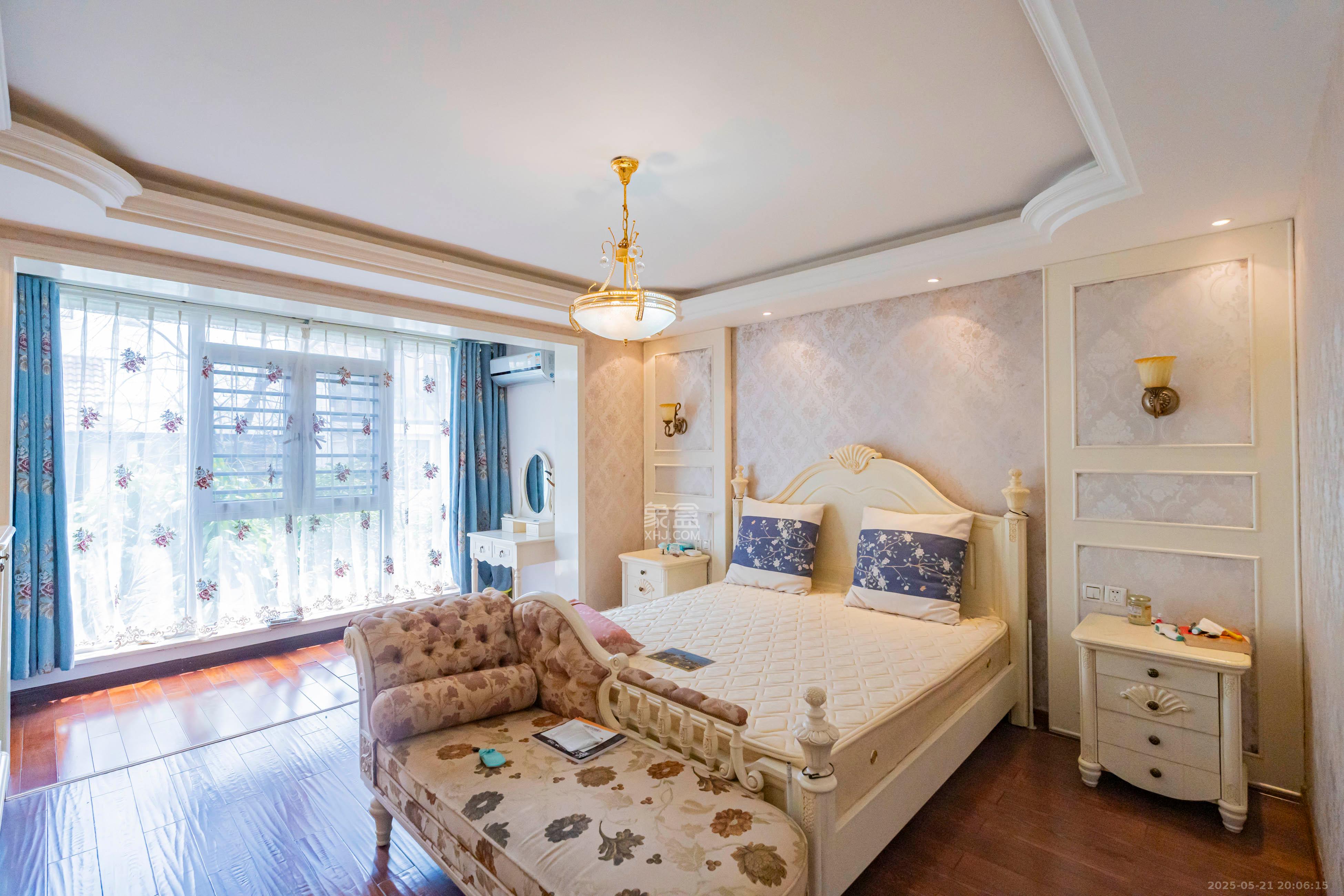 御景龙城  6室3厅4卫    238.0万 御景龙城  6室3厅4卫    238.0万卧室